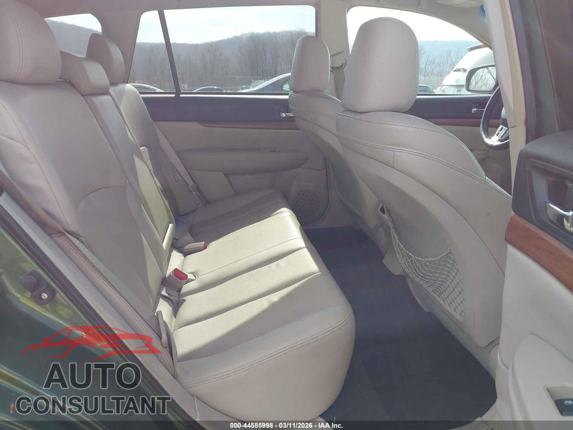 SUBARU OUTBACK 2013 - 4S4BRBKC8D3319048