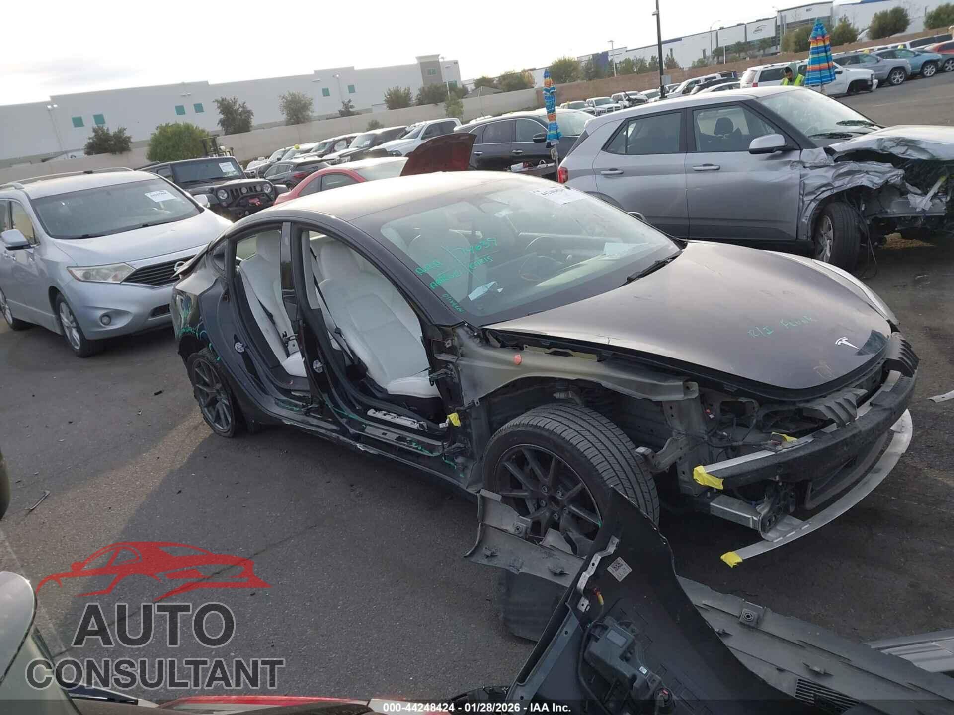 TESLA MODEL 3 2022 - 5YJ3E1EA6NF373932