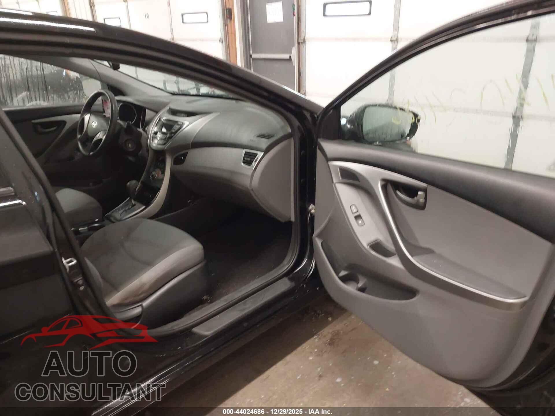 HYUNDAI ELANTRA 2013 - KMHDH4AE9DU732259