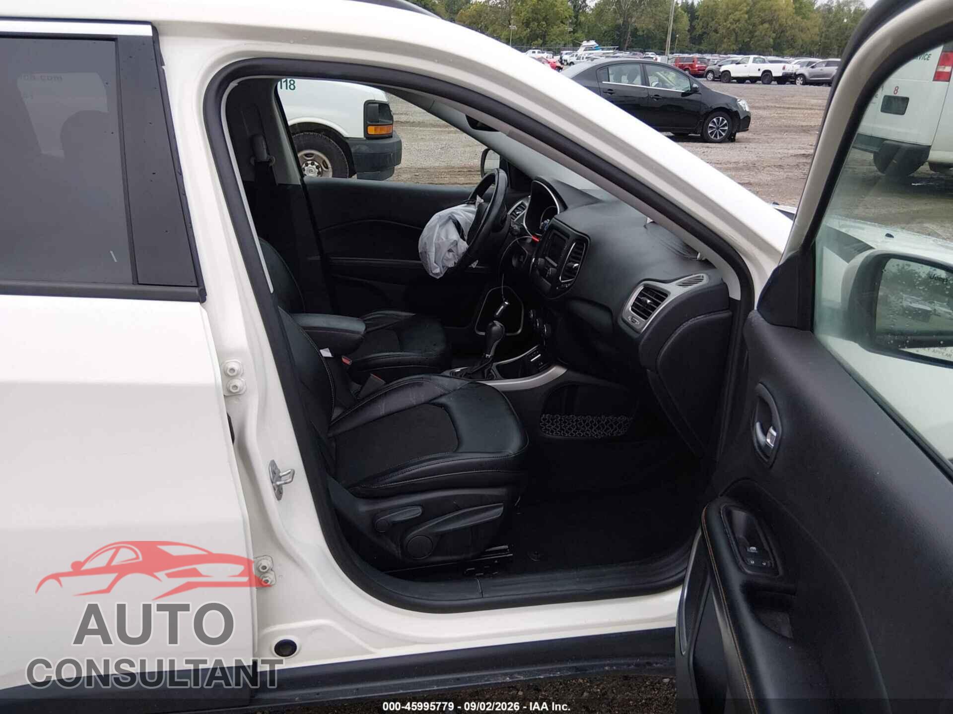 JEEP COMPASS 2018 - 3C4NJCBB8JT124377