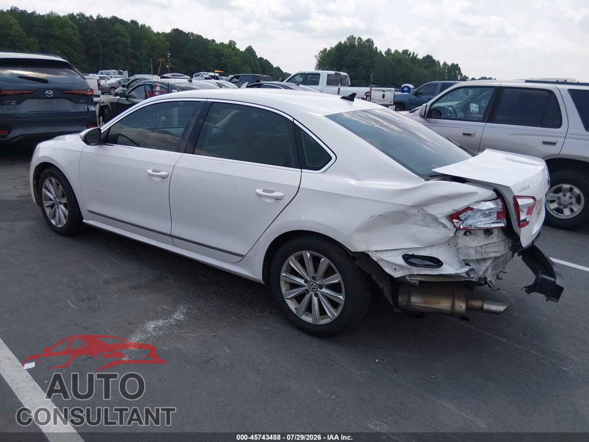 VOLKSWAGEN PASSAT 2012 - 1VWCH7A31CC034228