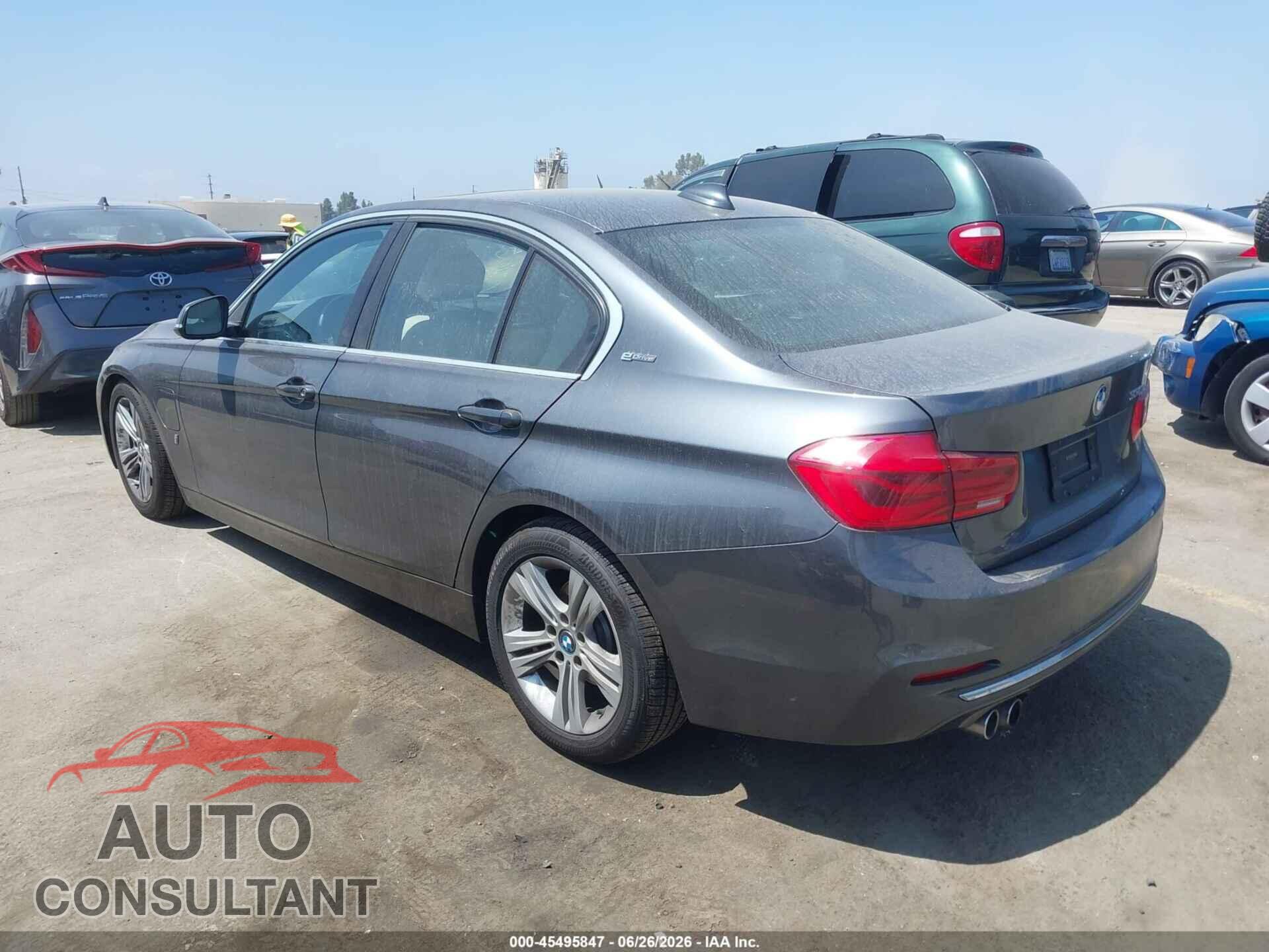 BMW 330E 2018 - WBA8E1C5XJA755974