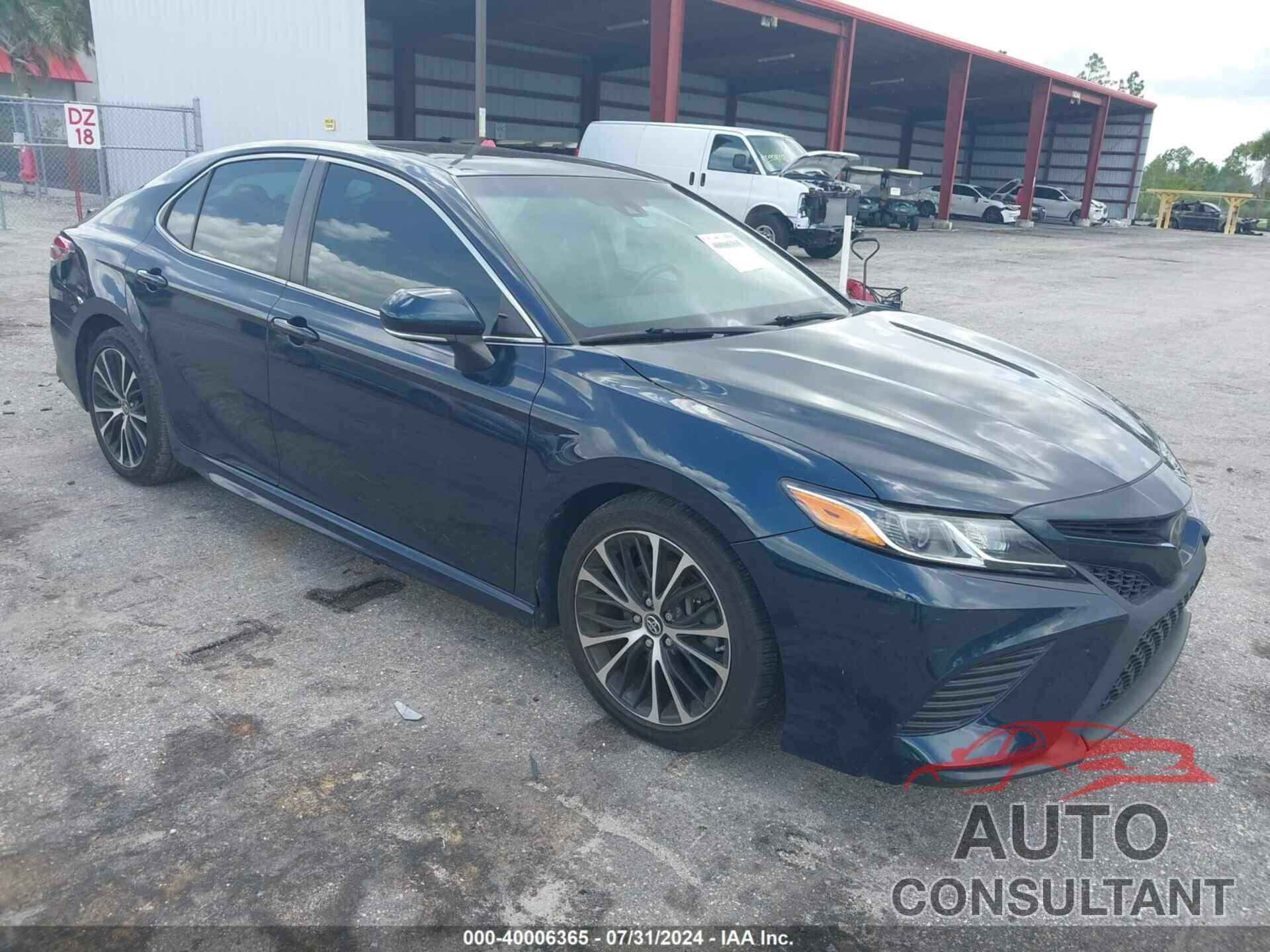 TOYOTA CAMRY 2018 - 4T1B11HK9JU534587