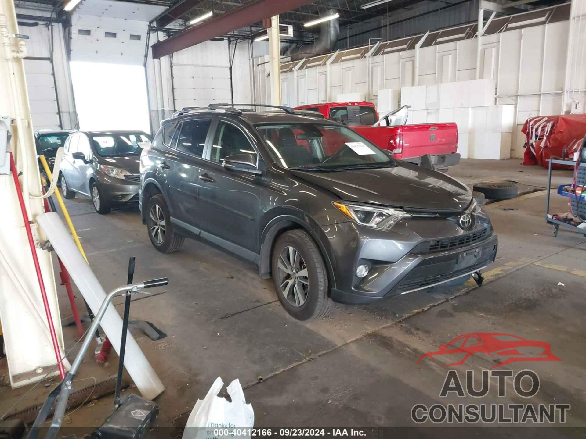 TOYOTA RAV4 2017 - JTMRFREV9HJ123865