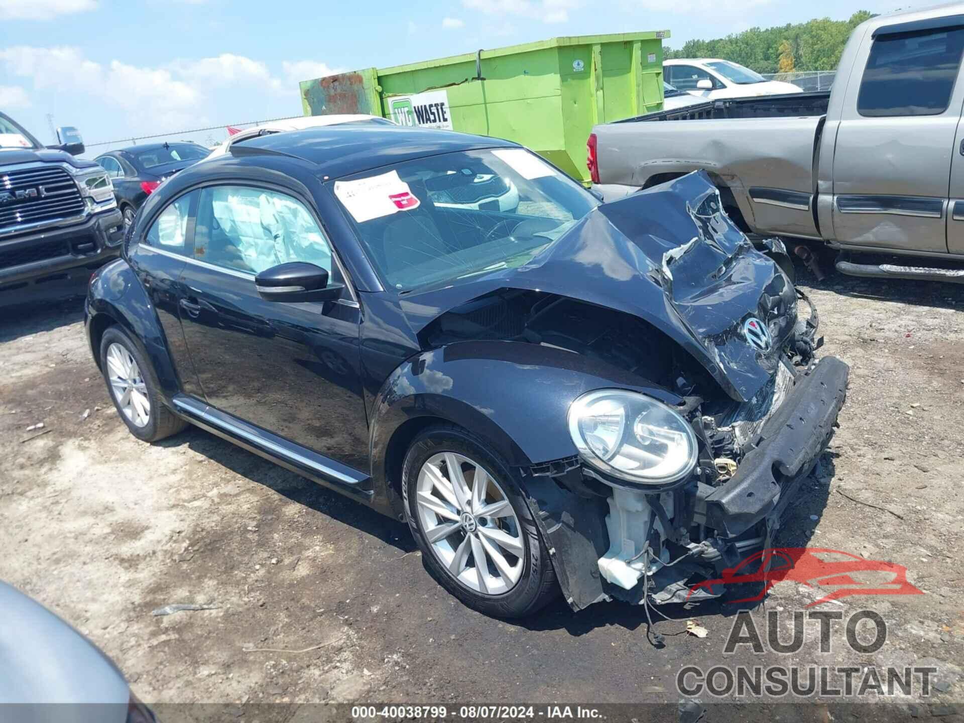 VOLKSWAGEN BEETLE 2018 - 3VWJD7AT3JM711388