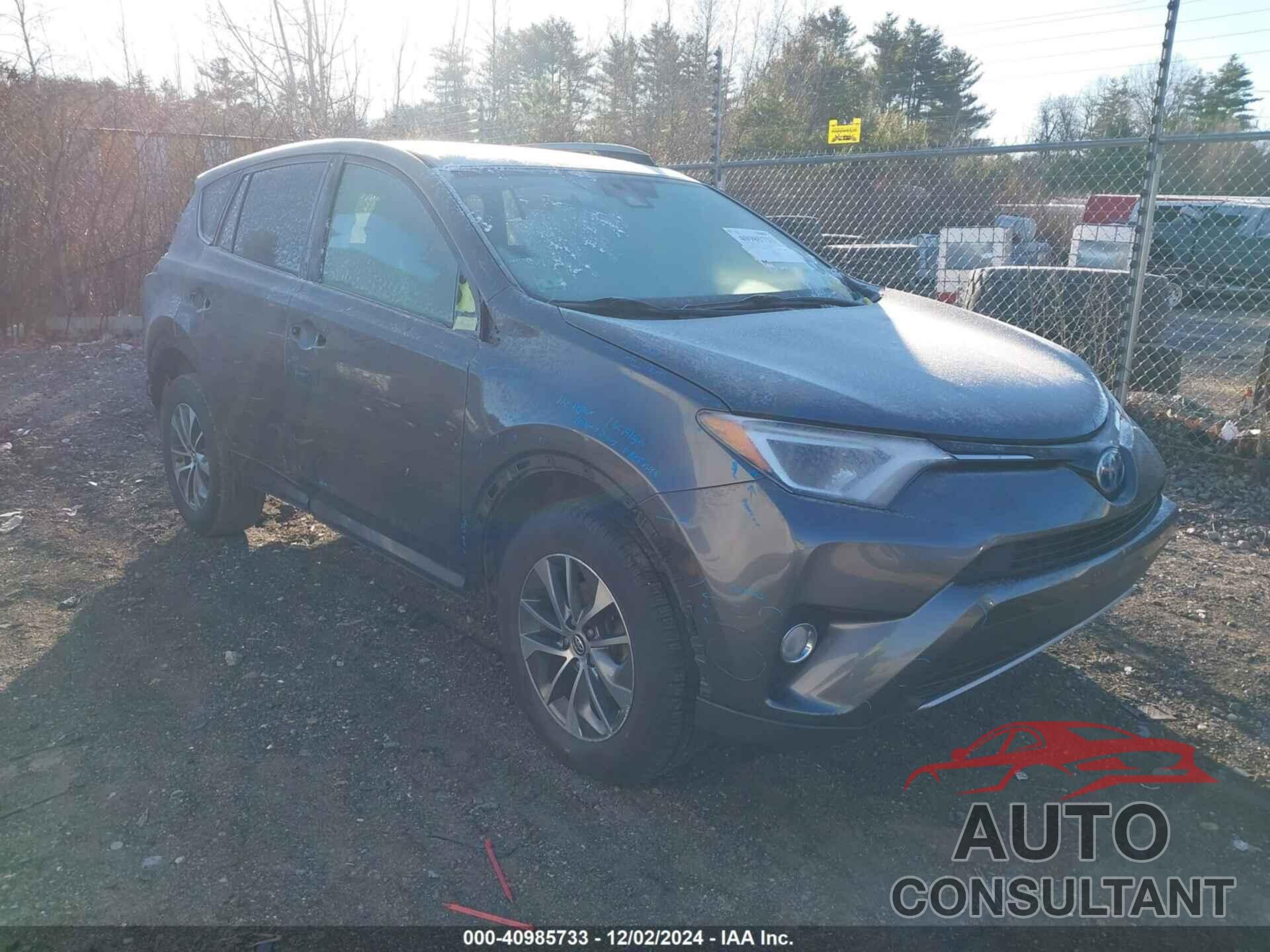 TOYOTA RAV4 HYBRID 2017 - JTMRJREV8HD141819