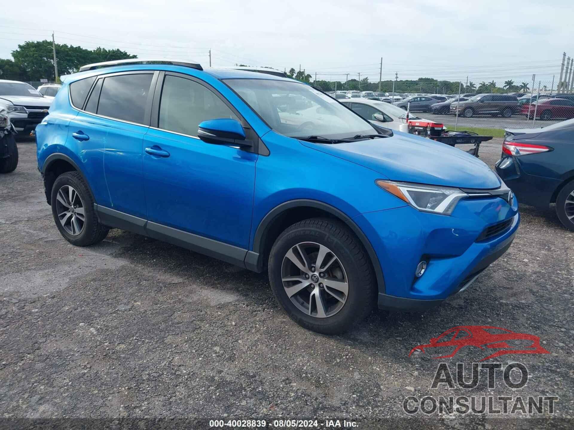 TOYOTA RAV4 2016 - JTMWFREV0GJ090465