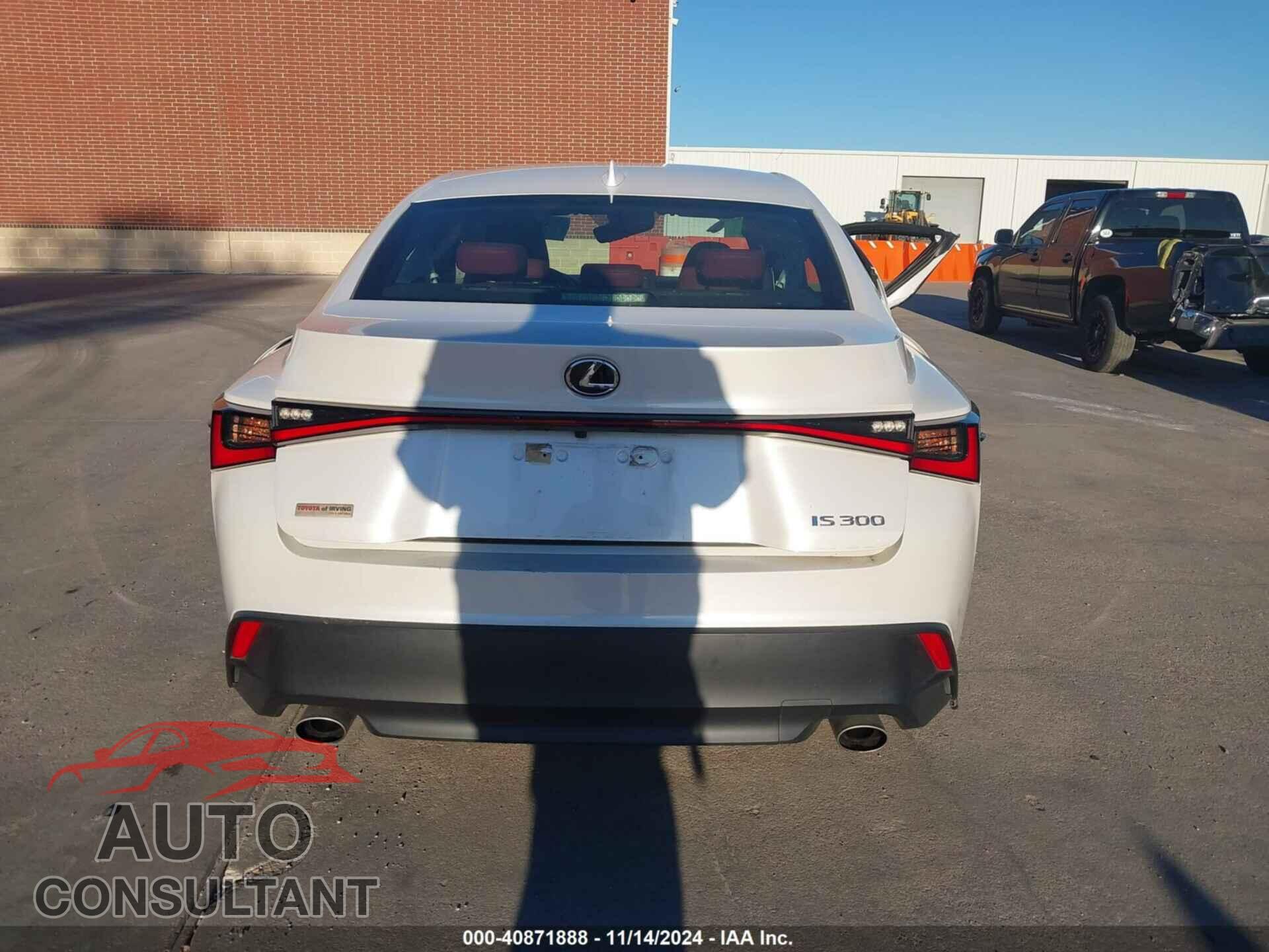 LEXUS IS 300 2021 - JTHAA1D28M5117481