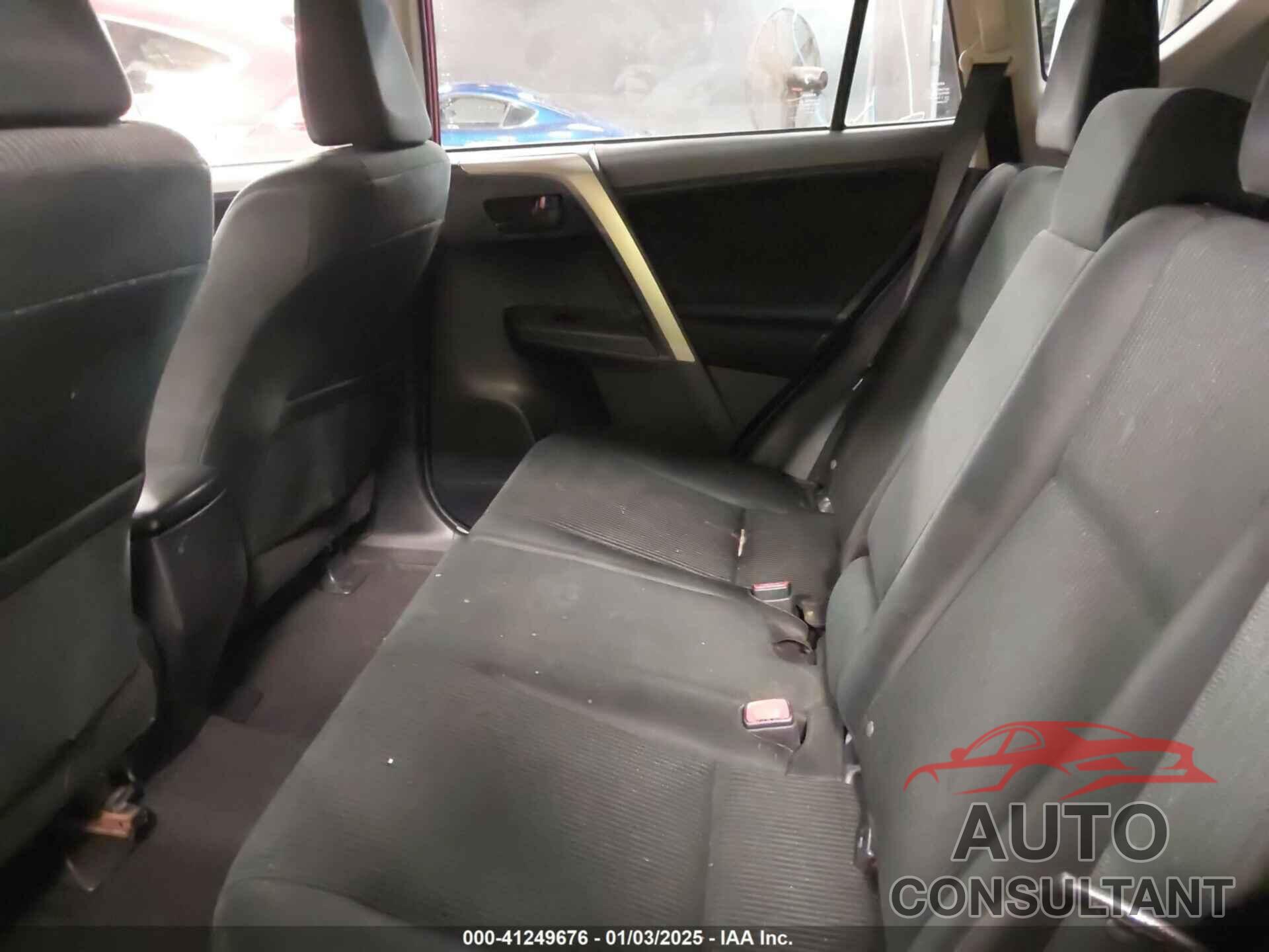 TOYOTA RAV4 2015 - JTMBFREV8FJ018958