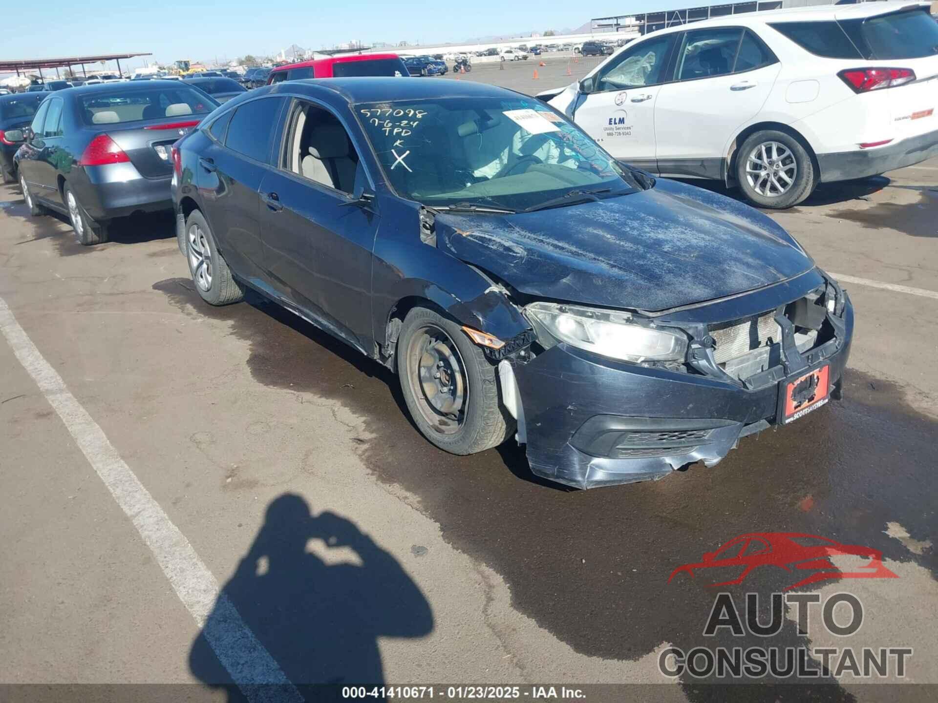 HONDA CIVIC 2018 - 2HGFC2F55JH600317