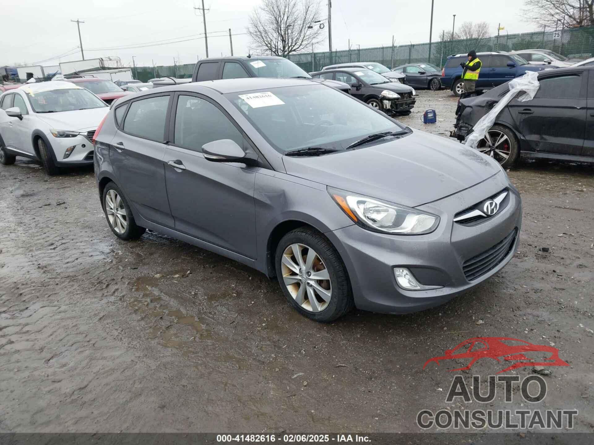 HYUNDAI ACCENT 2013 - KMHCU5AE5DU117804