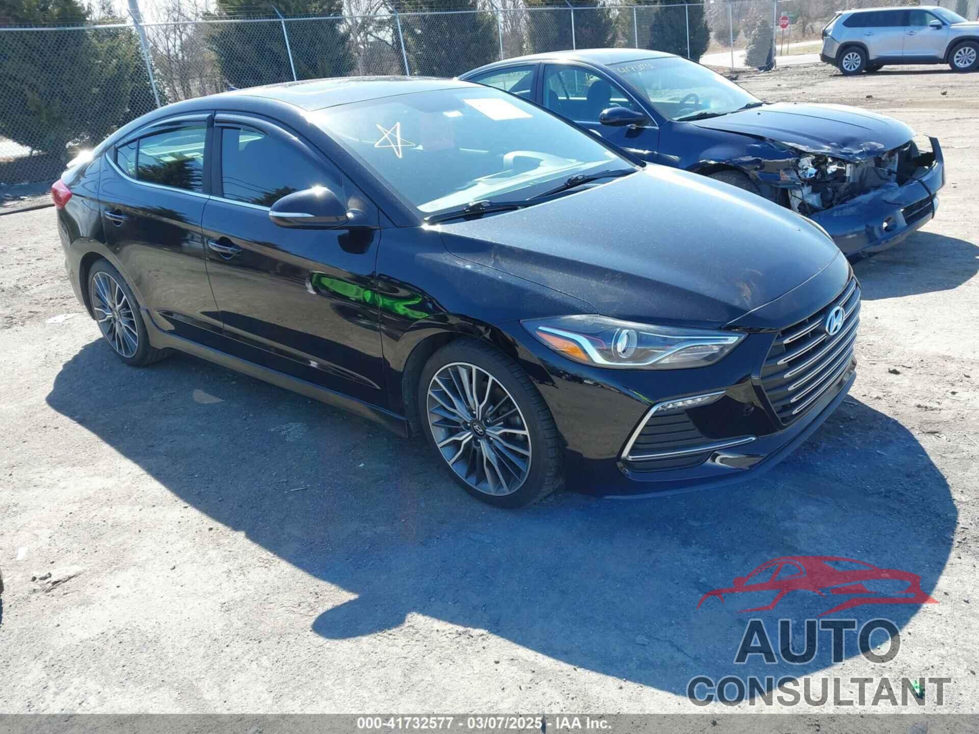 HYUNDAI ELANTRA 2018 - KMHD04LB1JU483428