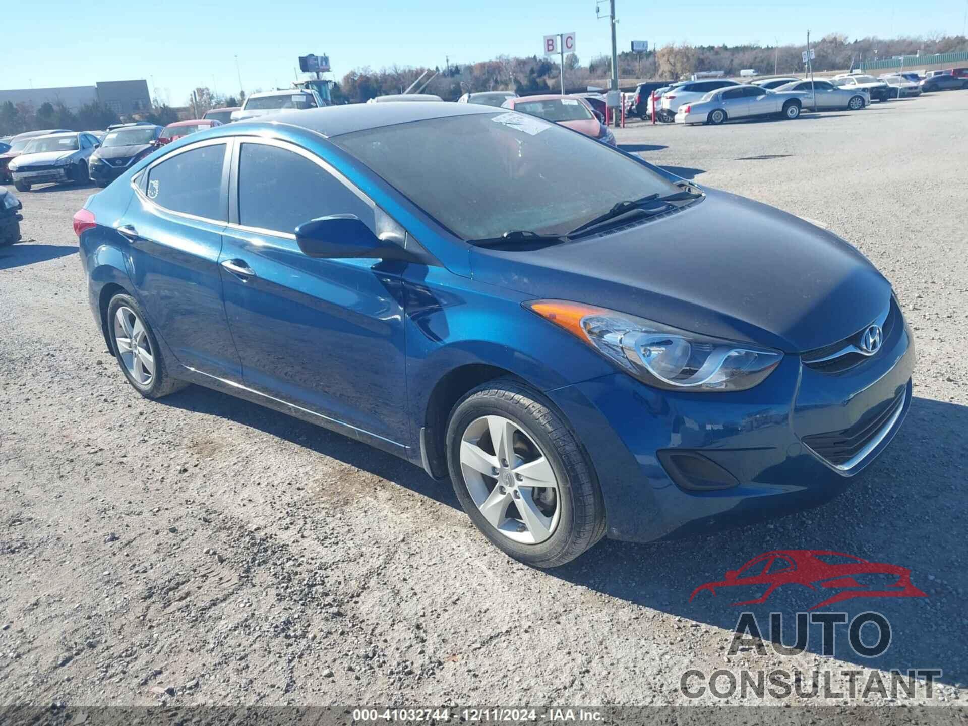 HYUNDAI ELANTRA 2013 - KMHDH4AE8DU943422