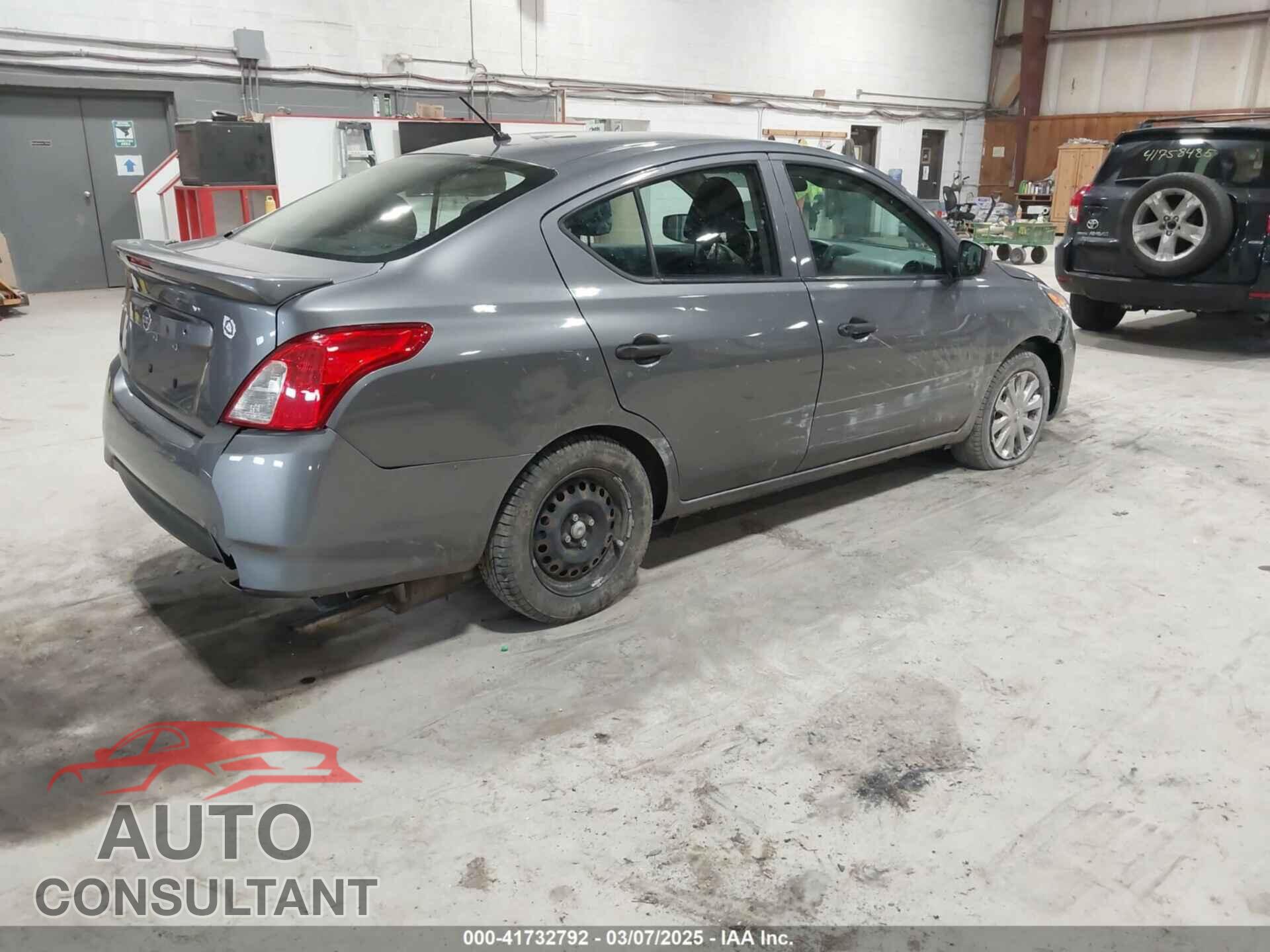 NISSAN VERSA 2019 - 3N1CN7AP3KL808015