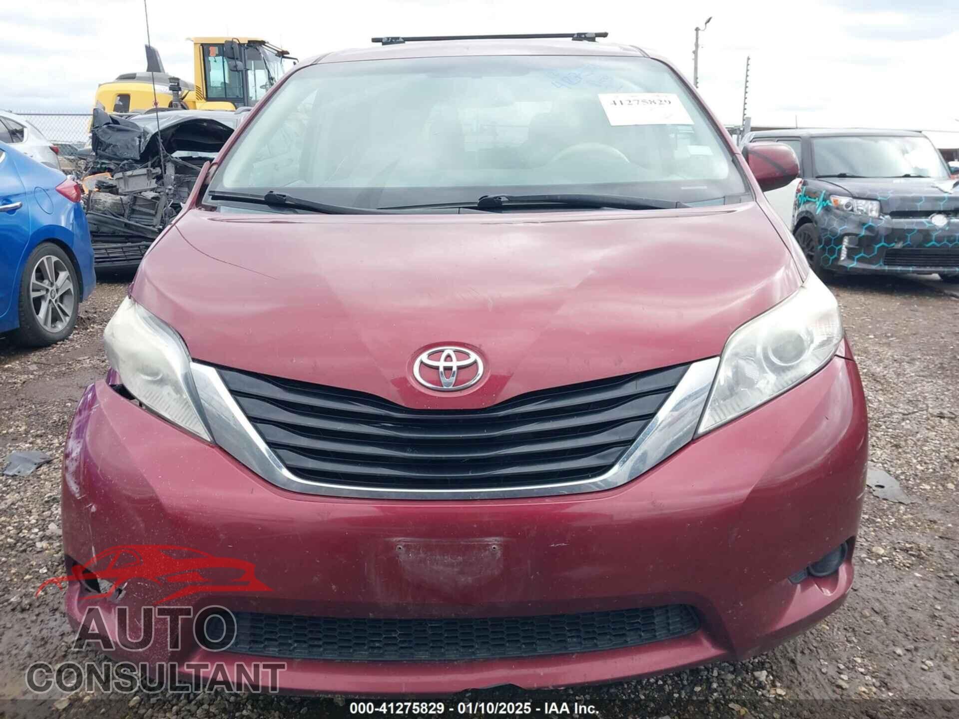 TOYOTA SIENNA 2013 - 5TDKK3DC8DS318461