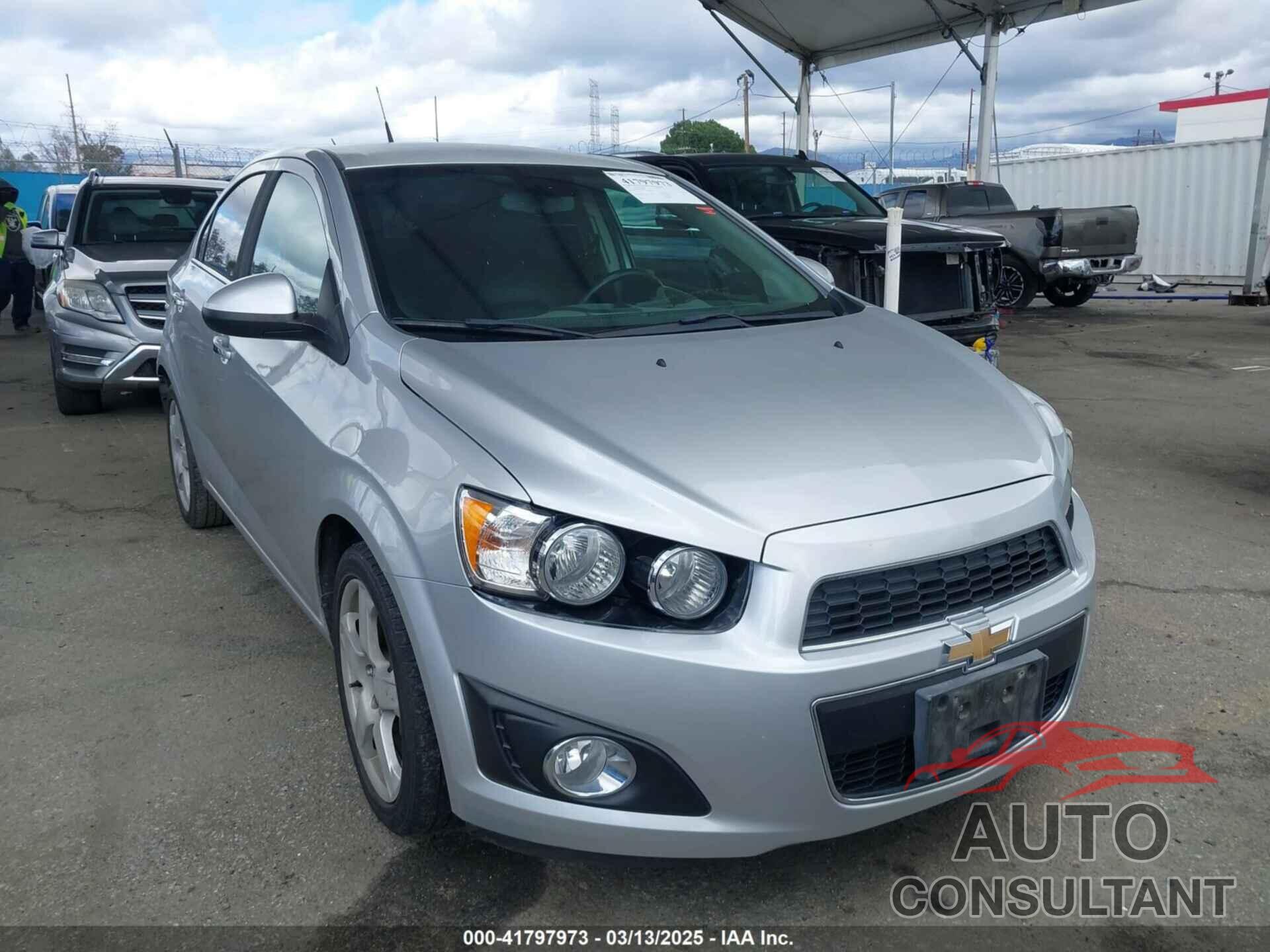 CHEVROLET SONIC 2013 - 1G1JE5SG1D4168430