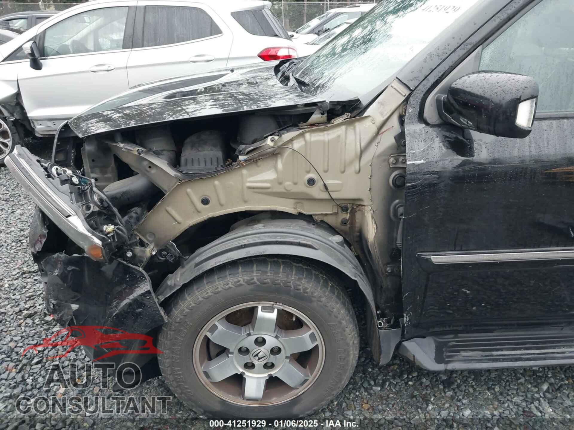 HONDA PILOT 2011 - 5FNYF4H9XBB081332