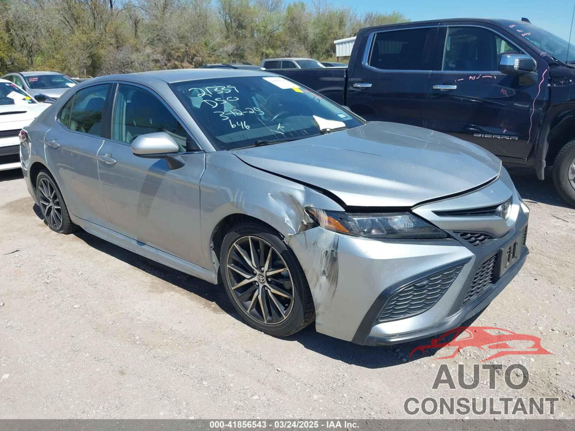 TOYOTA CAMRY 2021 - 4T1G11AK2MU442936