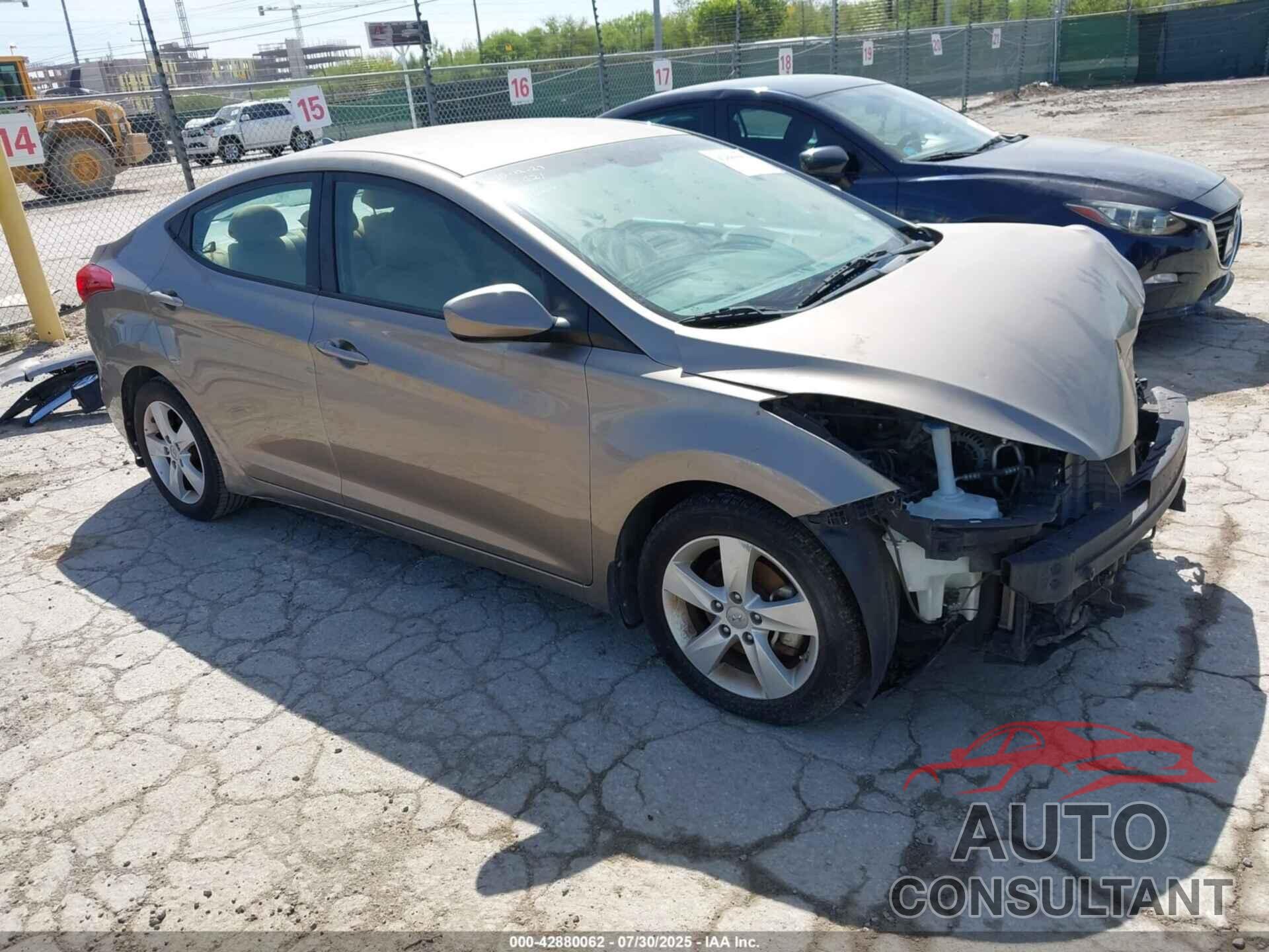 HYUNDAI ELANTRA 2013 - 5NPDH4AE5DH394969