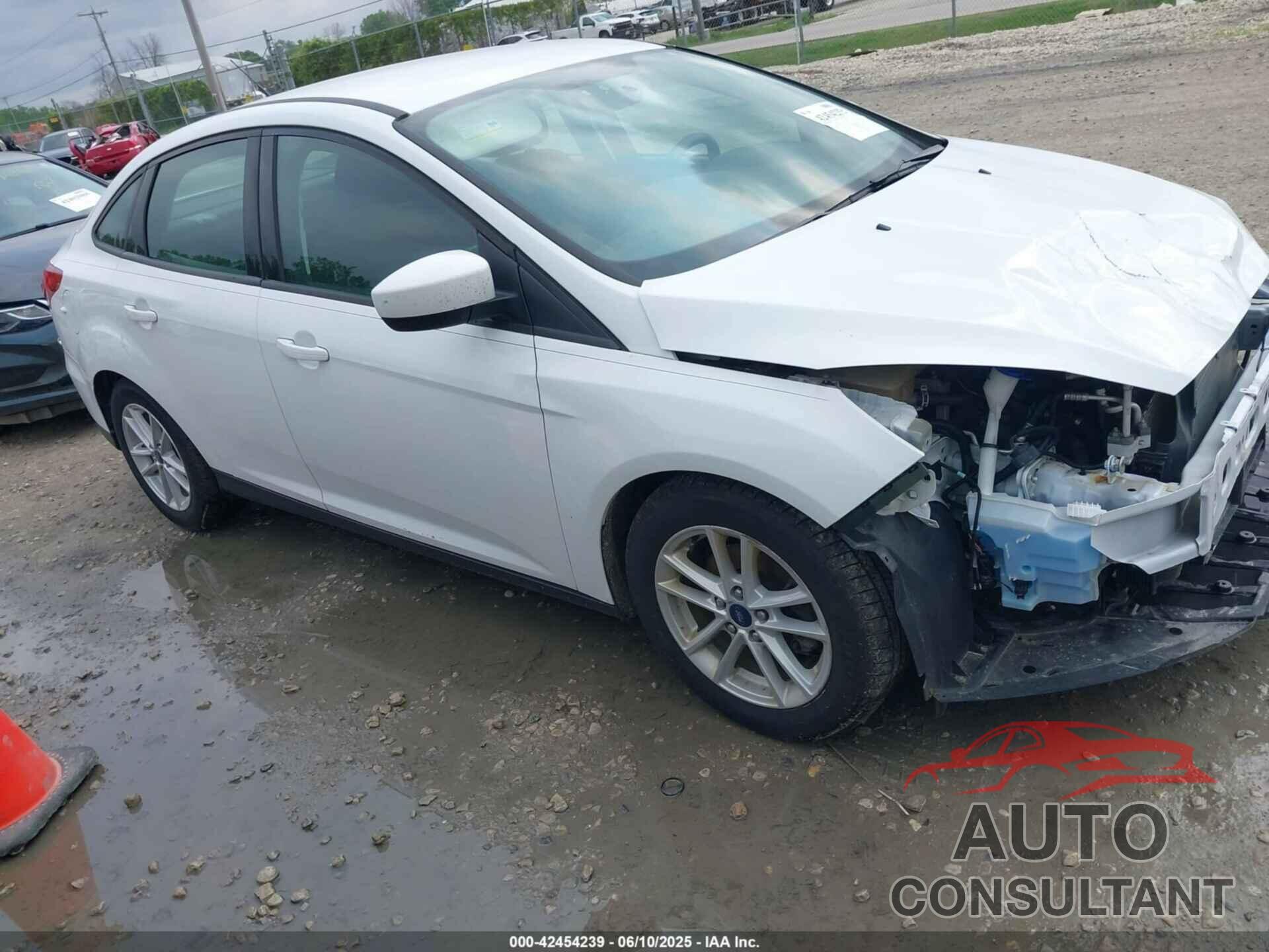 FORD FOCUS 2018 - 1FADP3F27JL277094