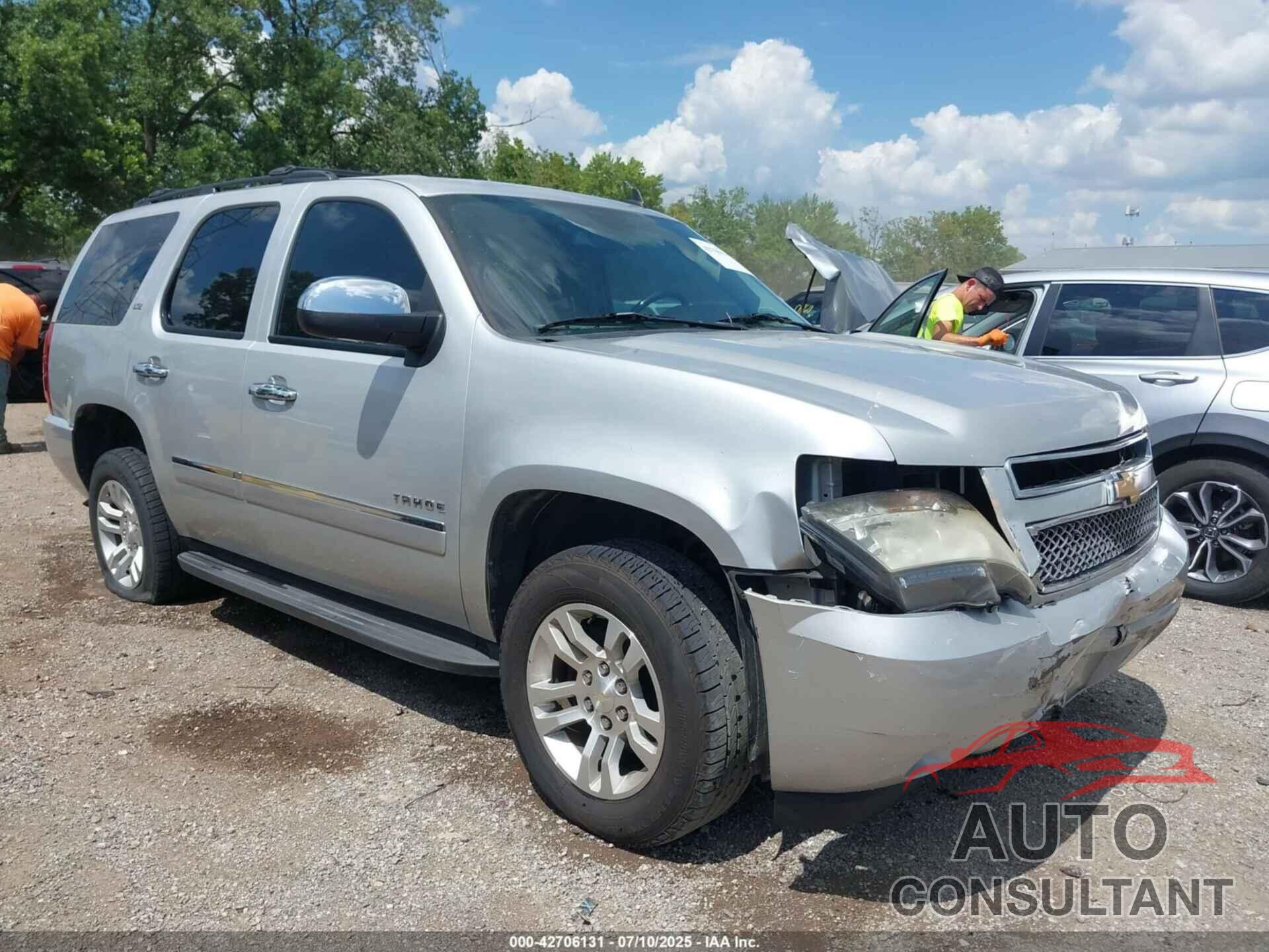CHEVROLET TAHOE 2010 - 1GNUKCE03AR136827