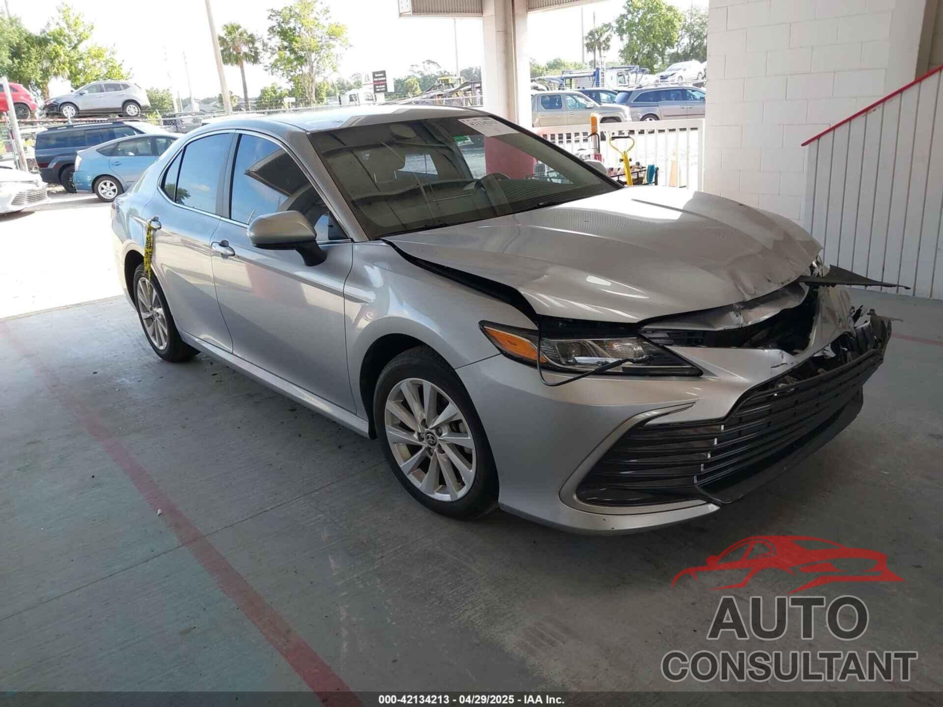 TOYOTA CAMRY 2021 - 4T1C11AKXMU569254