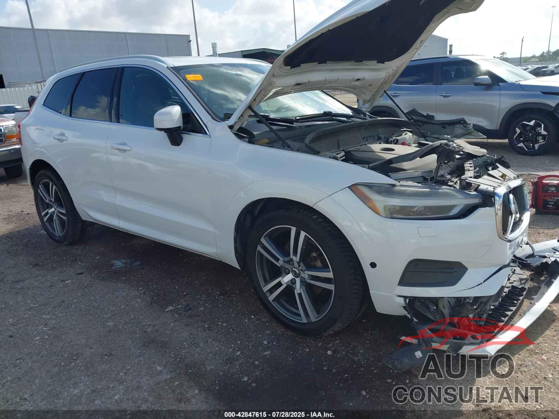 VOLVO XC60 2018 - LYV102RK8JB074467