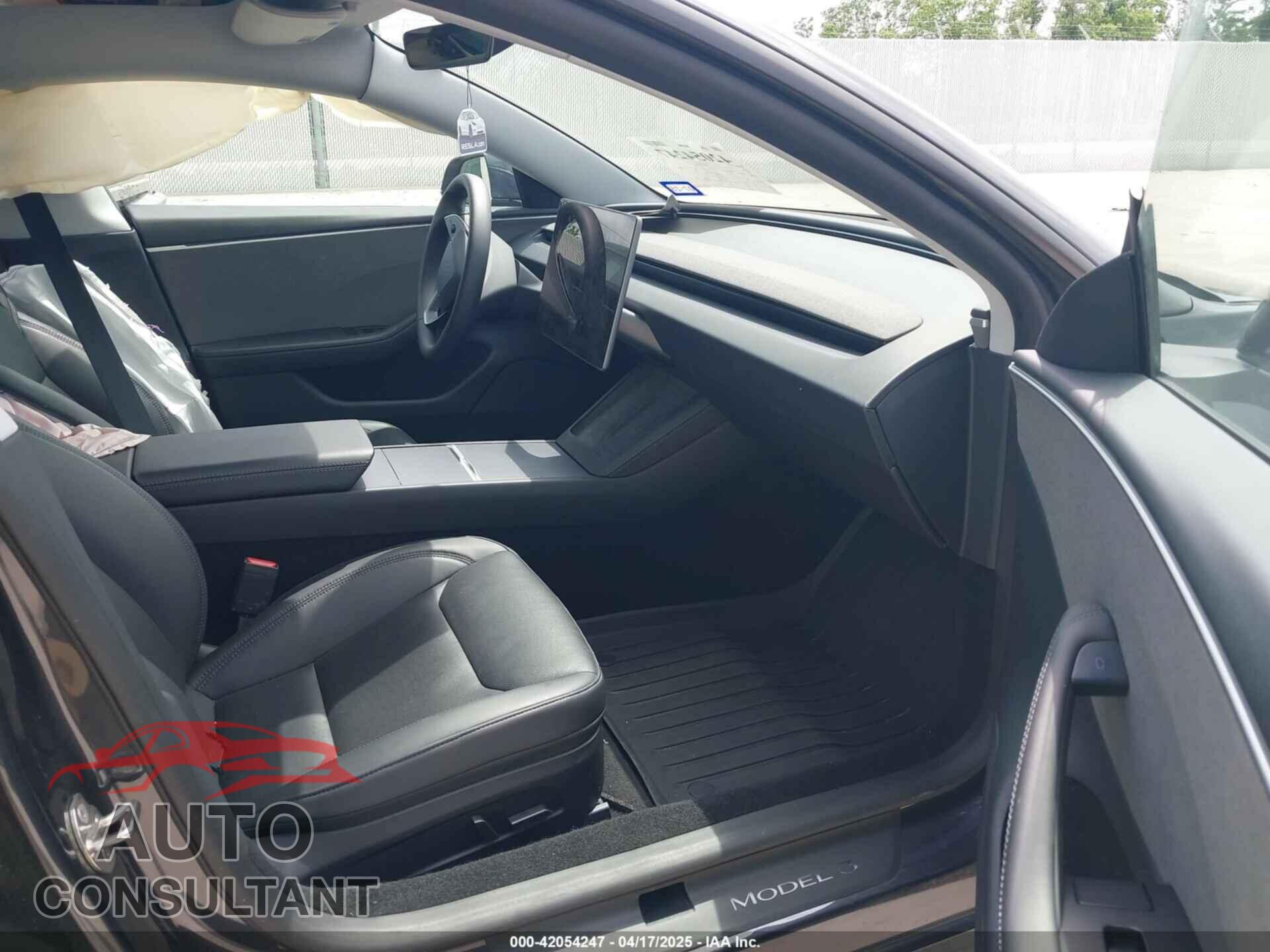 TESLA MODEL 3 2024 - 5YJ3E1EA2RF763254
