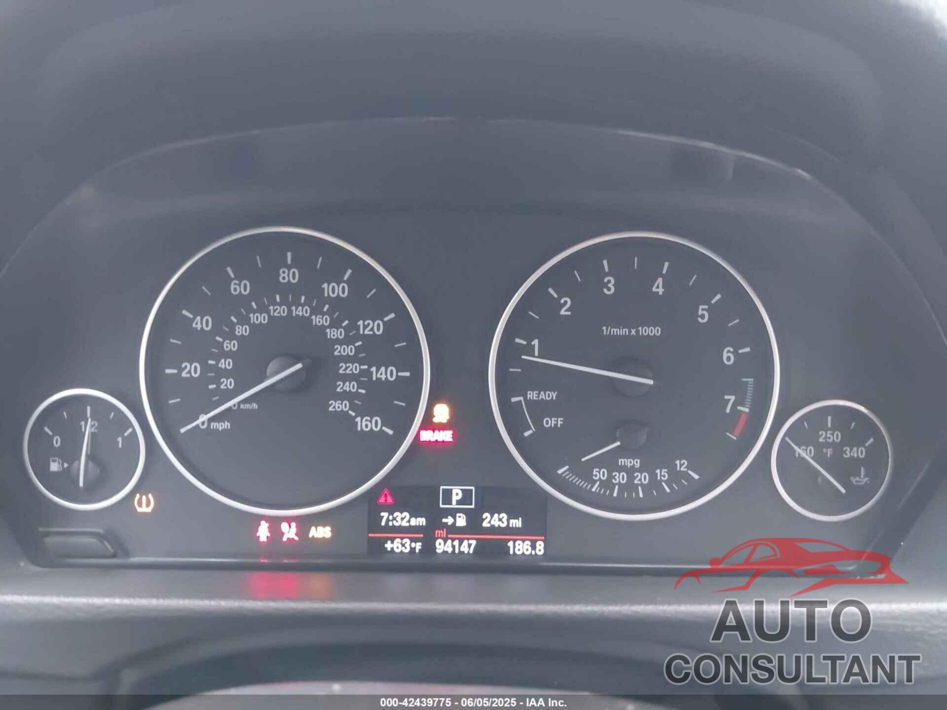 BMW 328I 2015 - WBA3C1C5XFK123459
