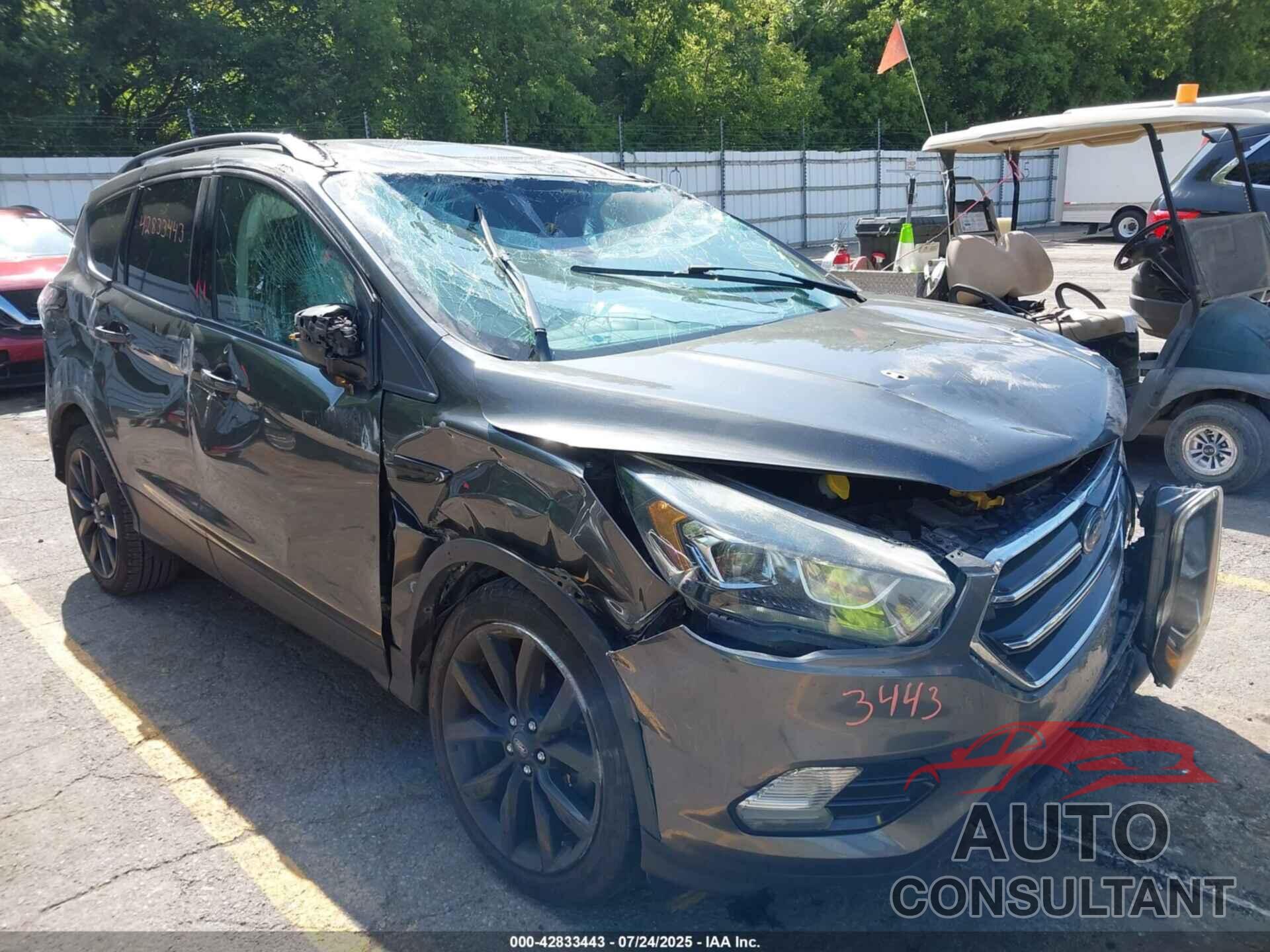 FORD ESCAPE 2017 - 1FMCU0JD0HUC89772
