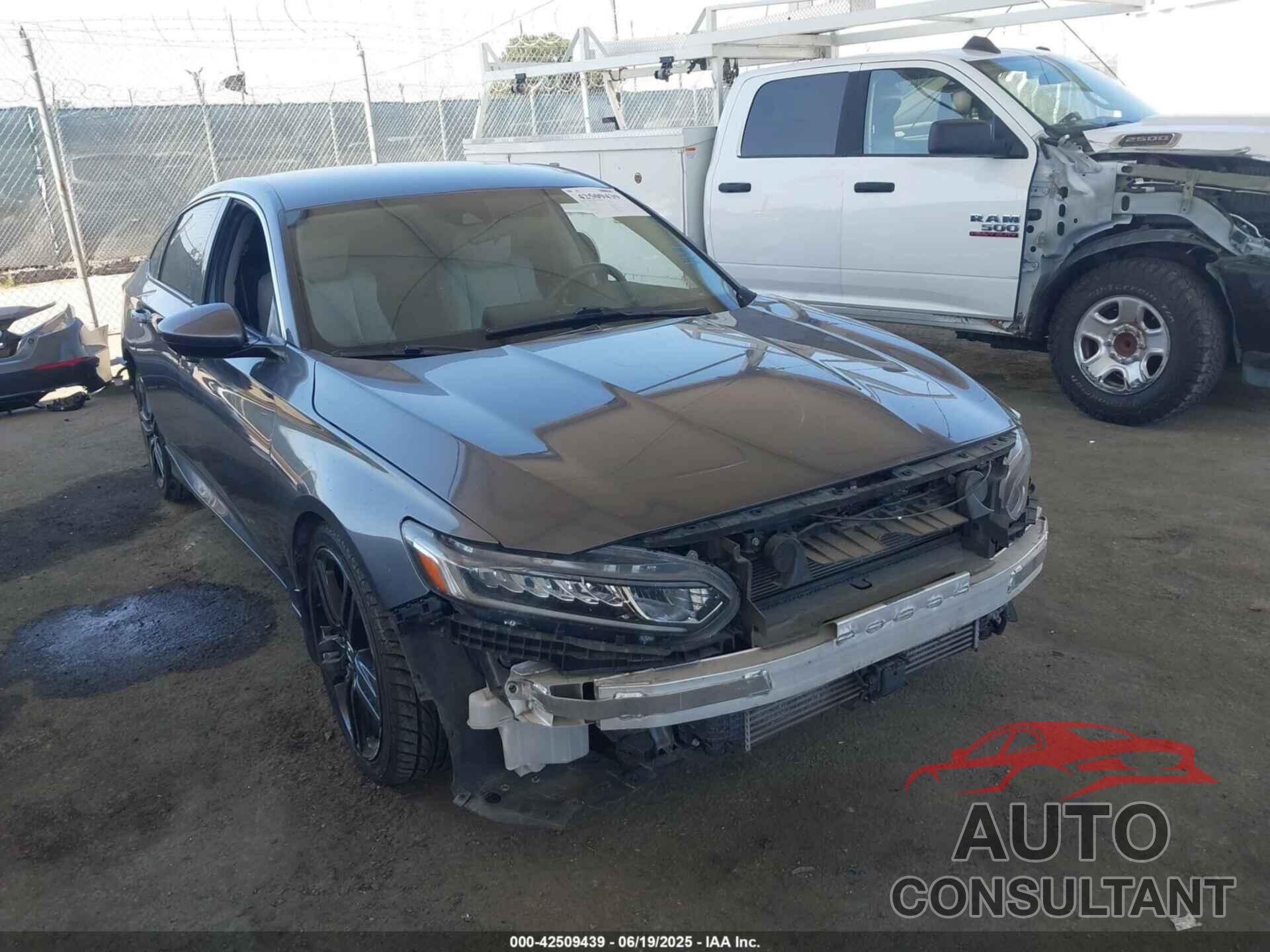 HONDA ACCORD 2018 - 1HGCV1F13JA071467