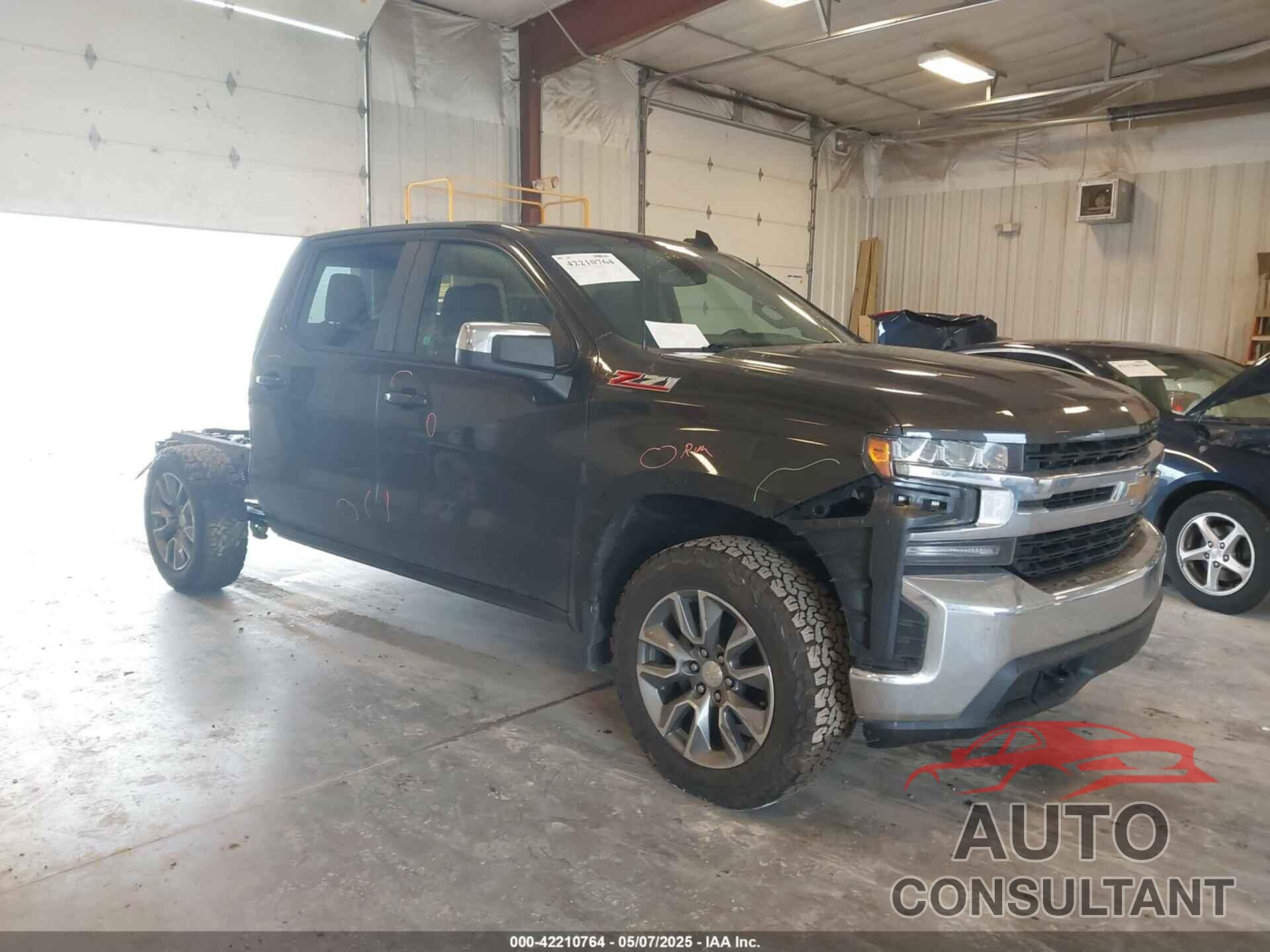 CHEVROLET SILVERADO 1500 2021 - 1GCUYDED8MZ231212