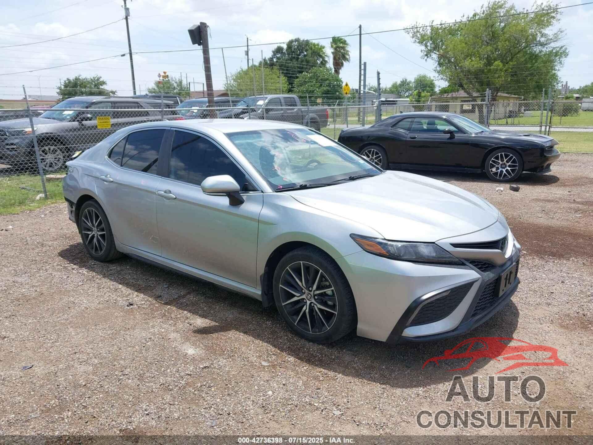 TOYOTA CAMRY 2023 - 4T1G11AK1PU800211