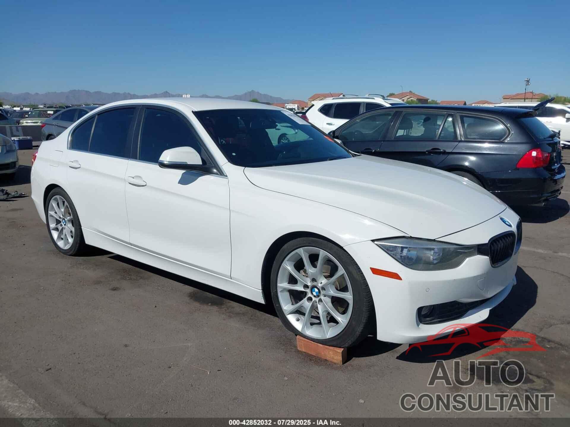 BMW 320I 2015 - WBA3B1C51F5A05823