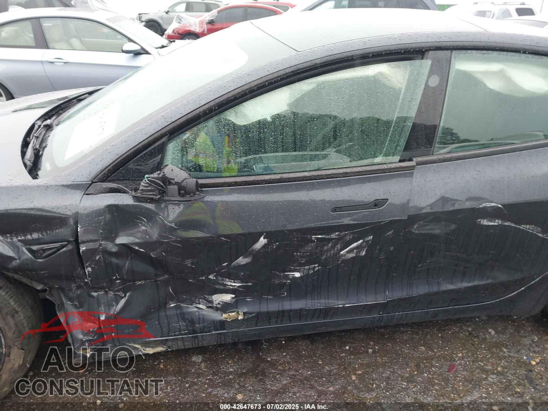 TESLA MODEL 3 2024 - 5YJ3E1EA8RF789566