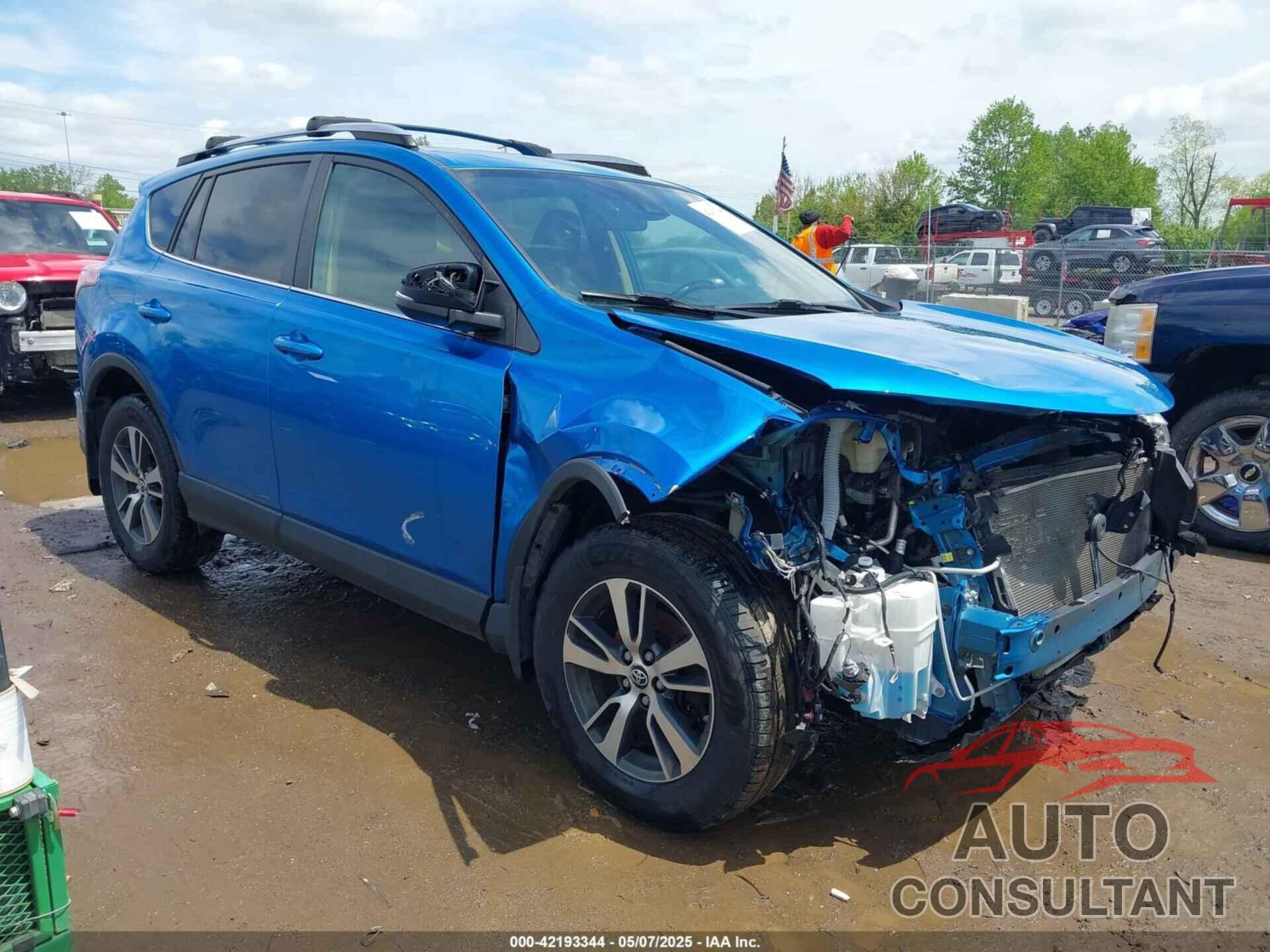 TOYOTA RAV4 2018 - JTMRFREV5JJ185740