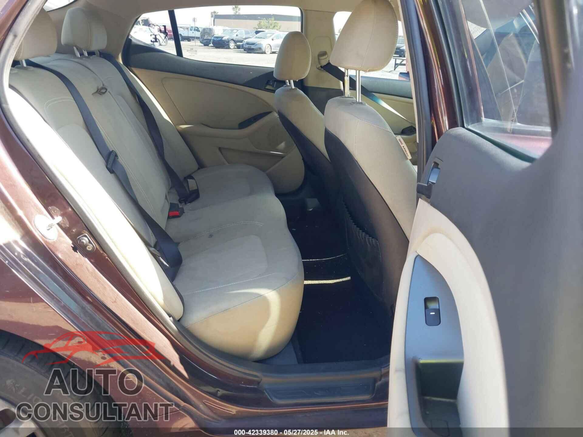 KIA OPTIMA 2011 - KNAGM4A79B5117438