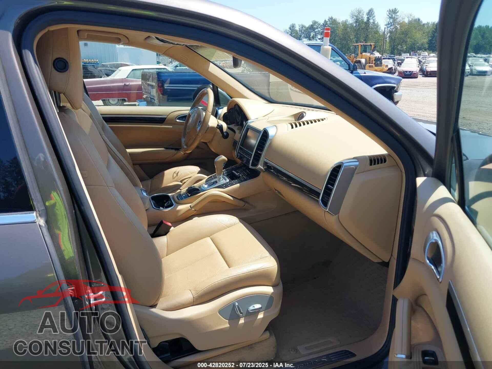 PORSCHE CAYENNE 2012 - WP1AB2A28CLA51211
