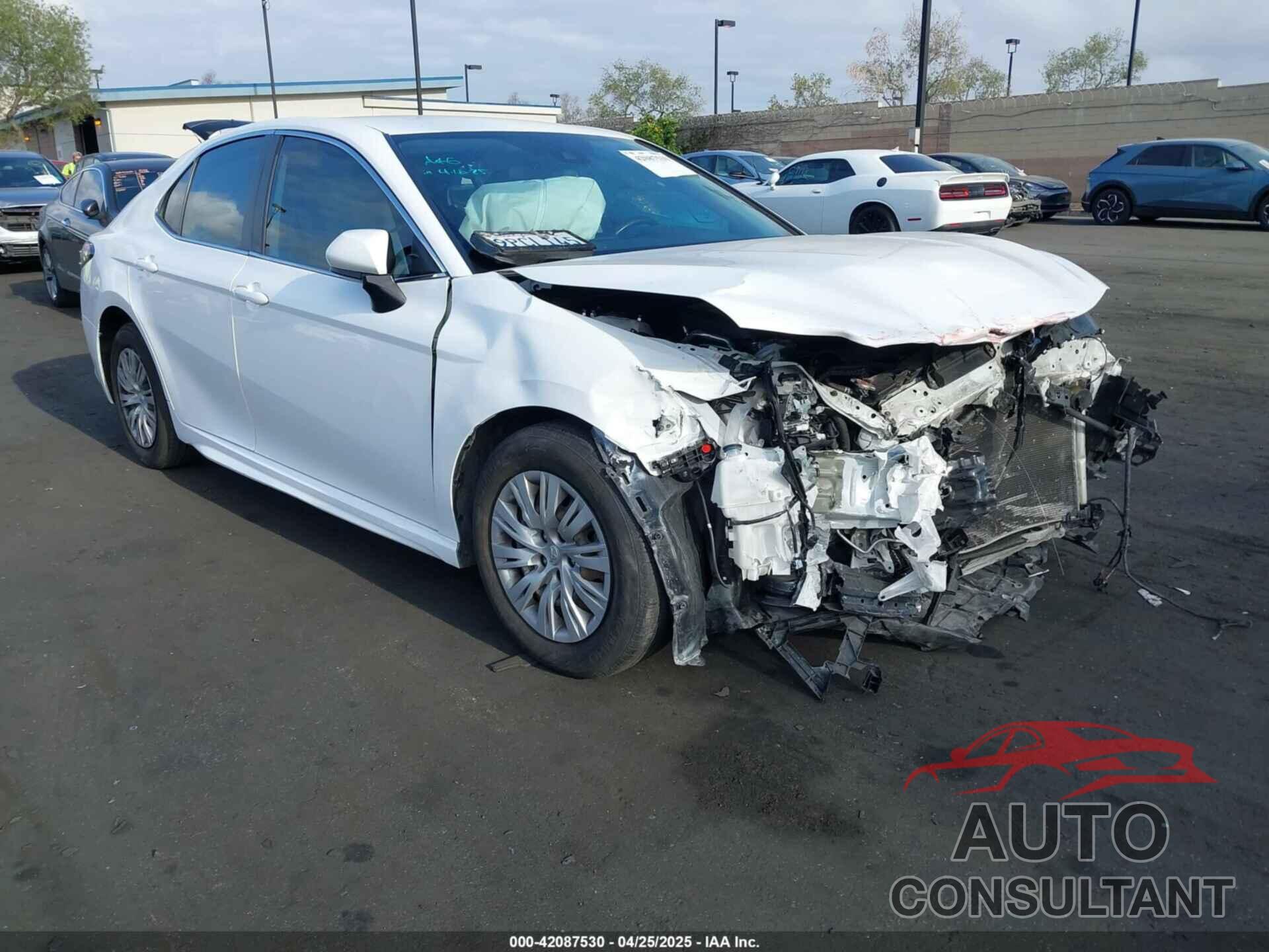 TOYOTA CAMRY 2021 - 4T1G11AK6MU601344
