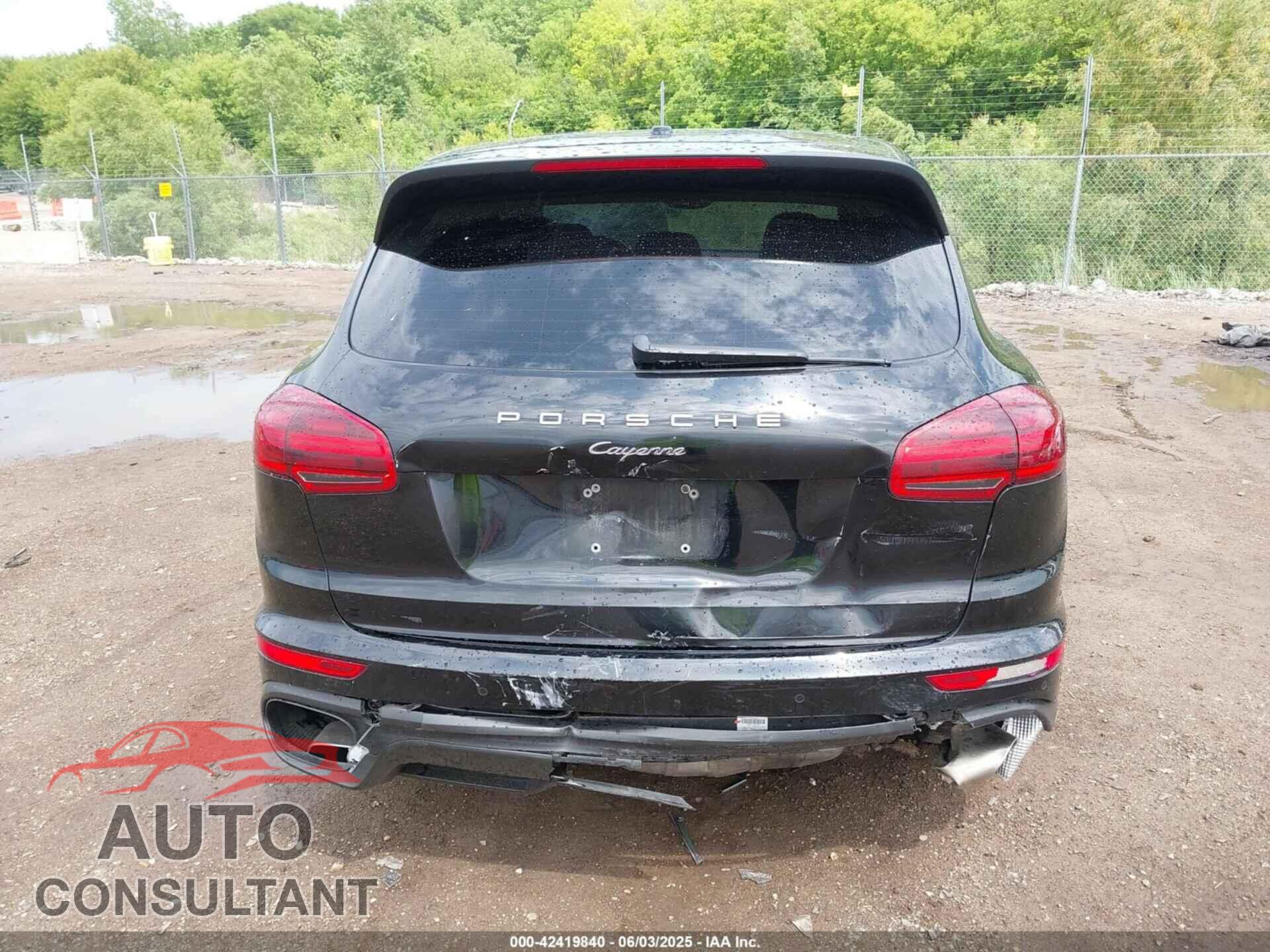 PORSCHE CAYENNE 2016 - WP1AA2A29GLA03757