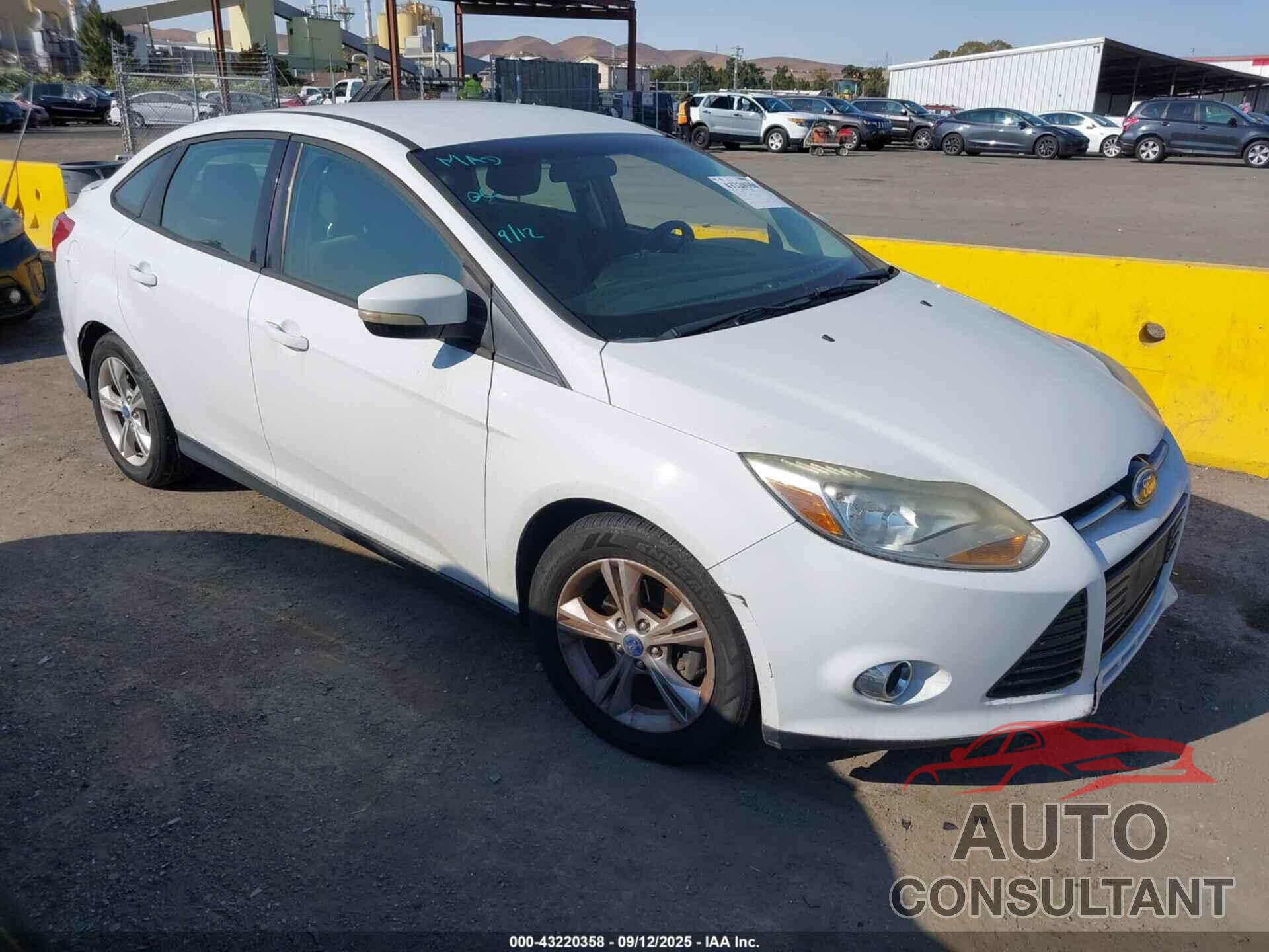 FORD FOCUS 2012 - 1FAHP3F24CL258247