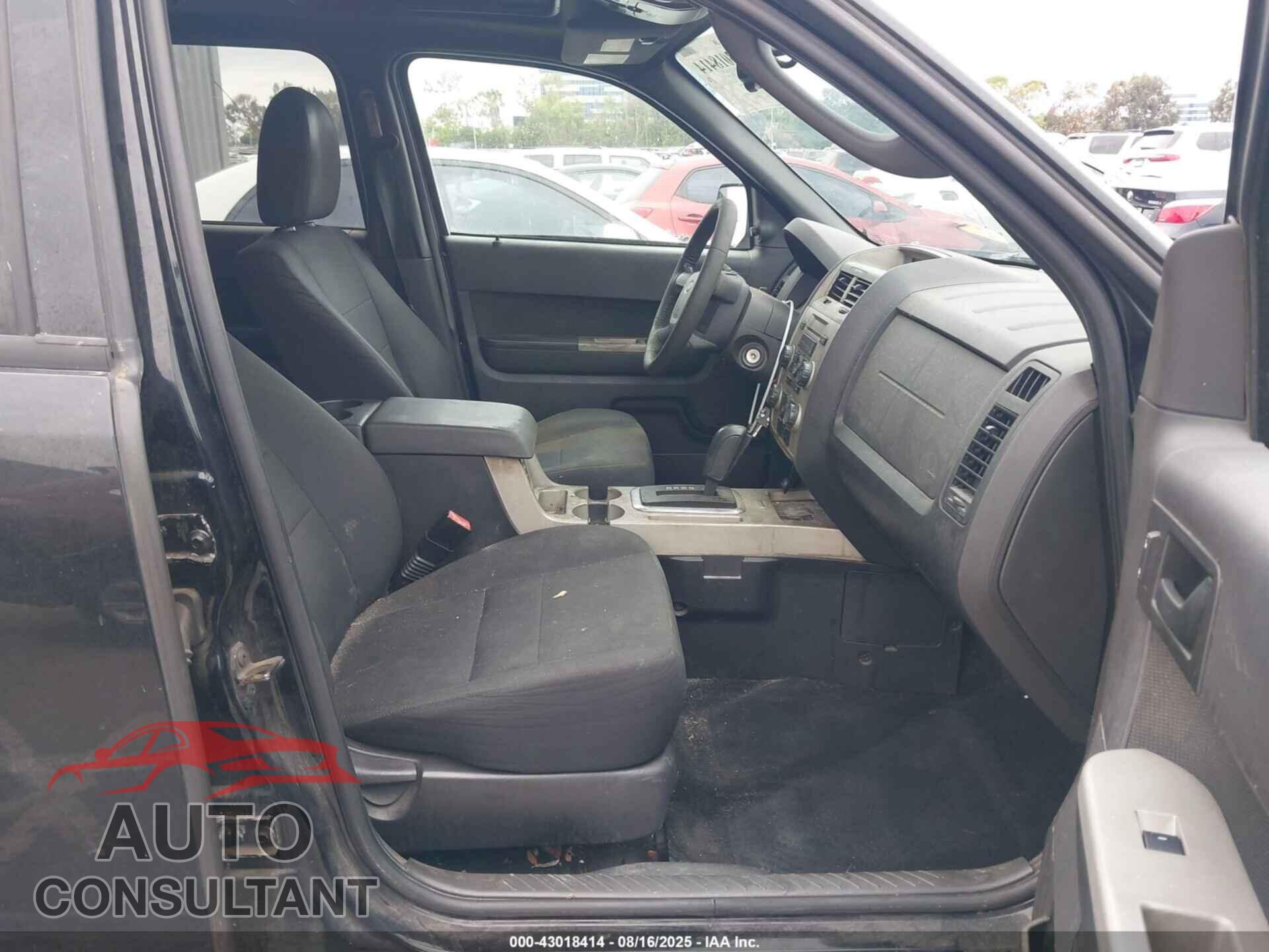 FORD ESCAPE 2010 - 1FMCU0D71AKB09593