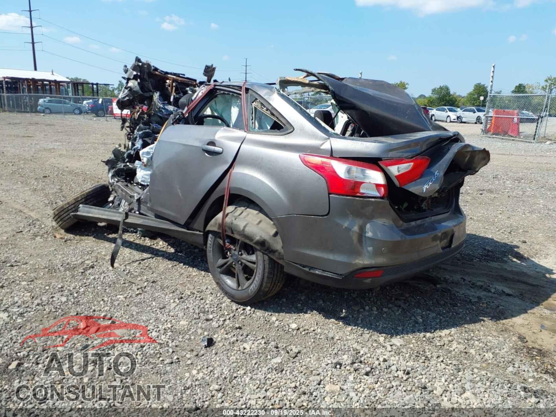 FORD FOCUS 2014 - 1FADP3F2XEL221561