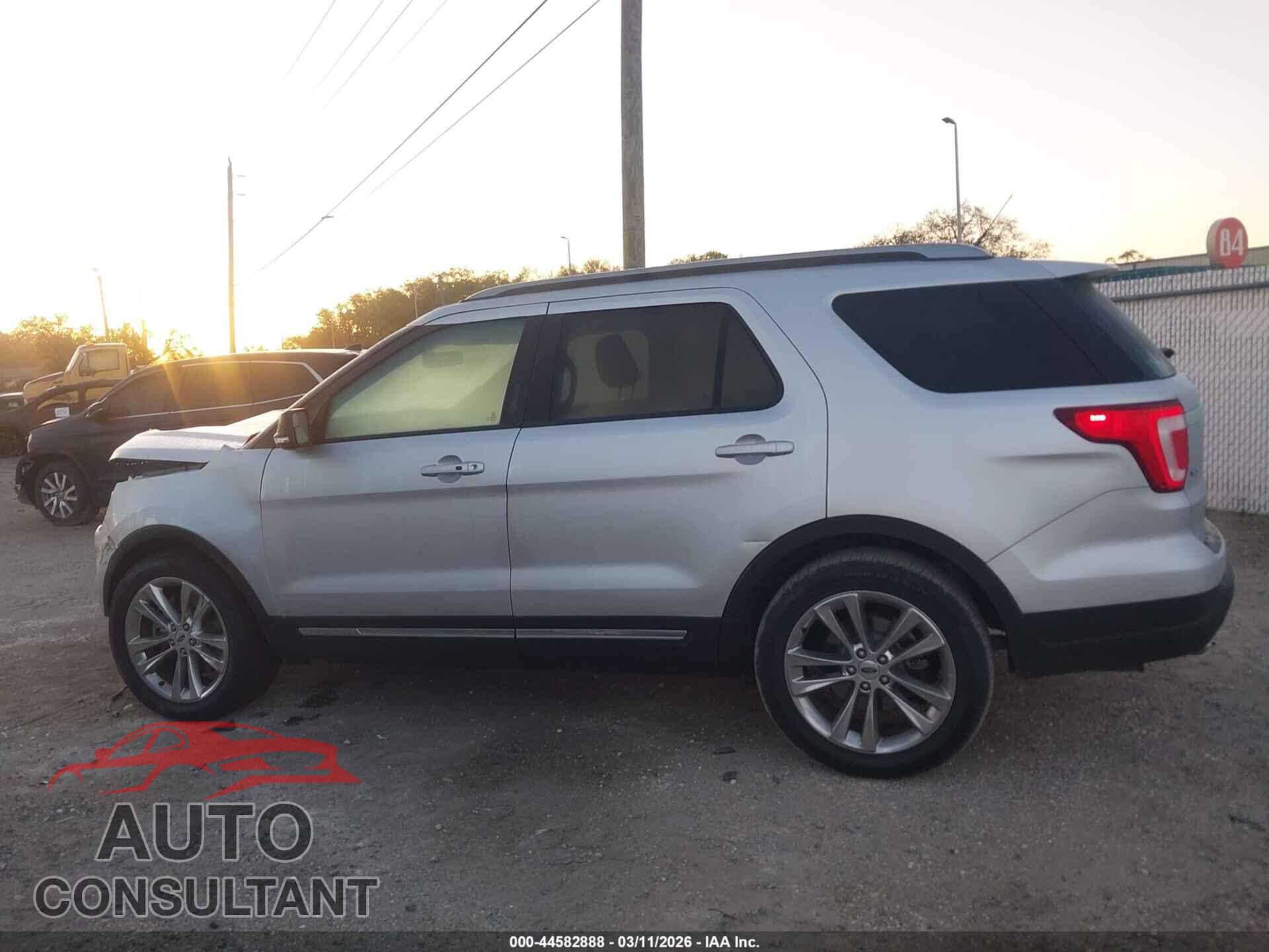 FORD EXPLORER 2018 - 1FM5K7D8XJGB04508