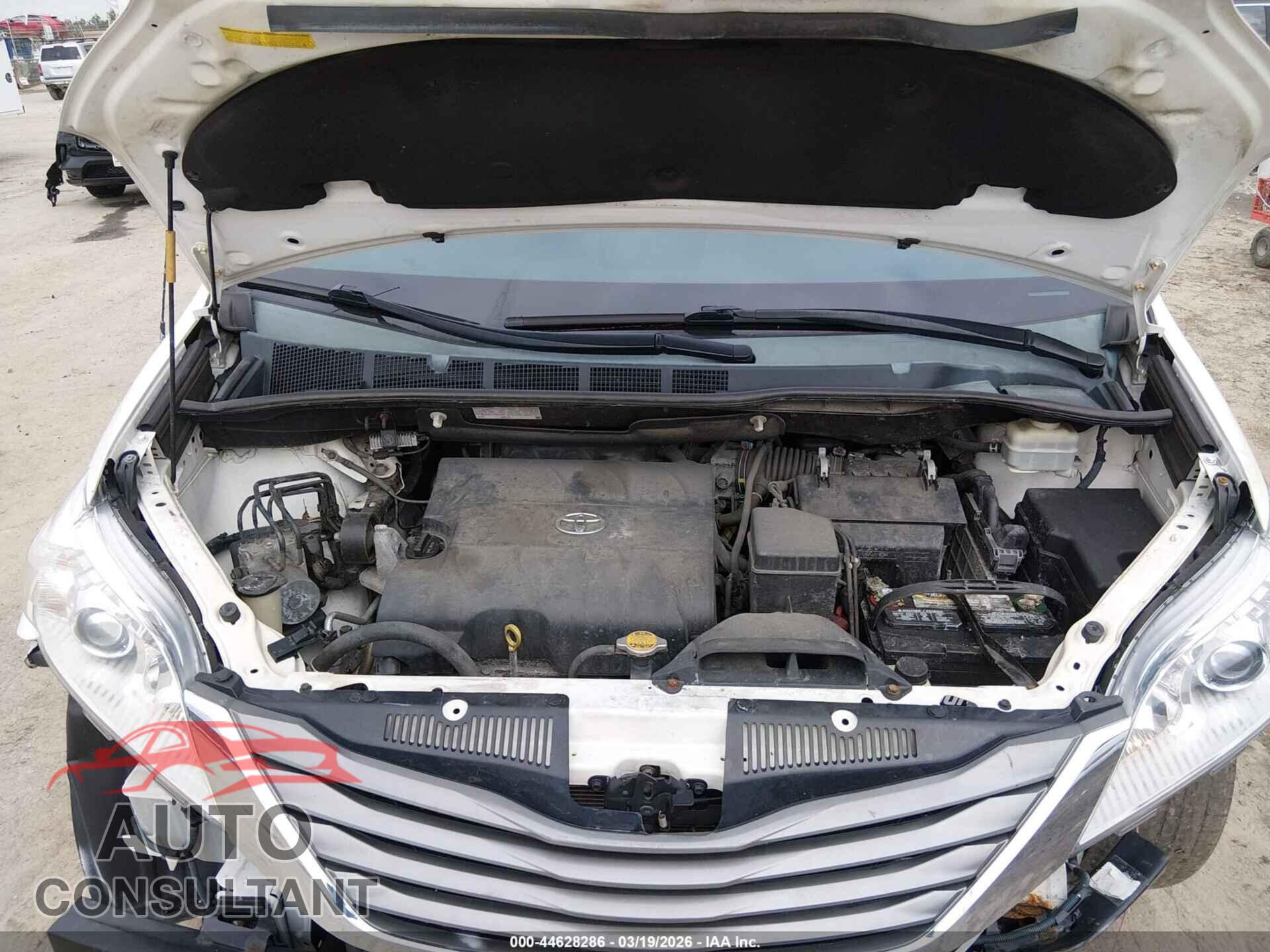 TOYOTA SIENNA 2013 - 5TDYK3DC8DS398340
