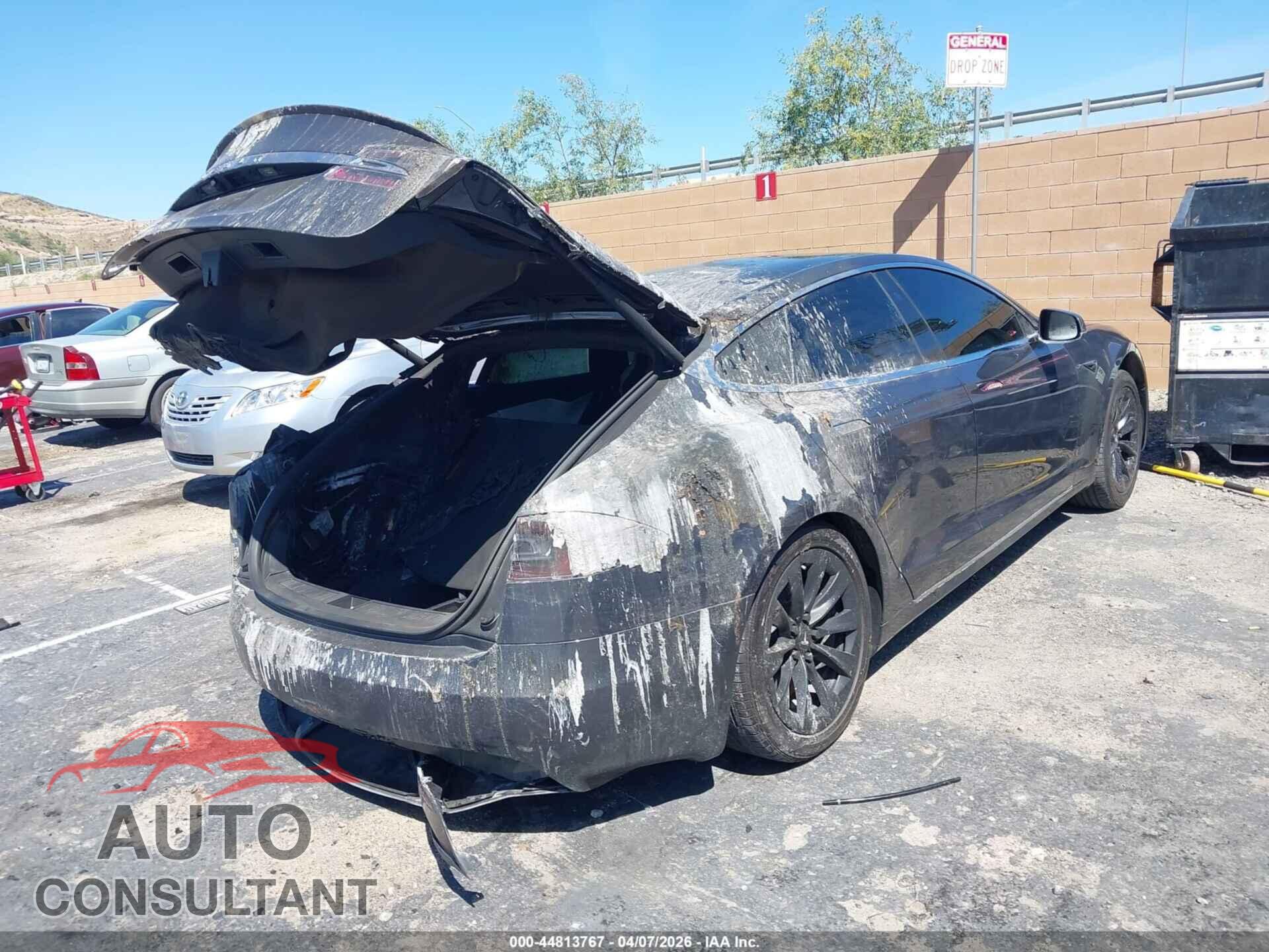 TESLA MODEL S 2018 - 5YJSA1E2XJF276047