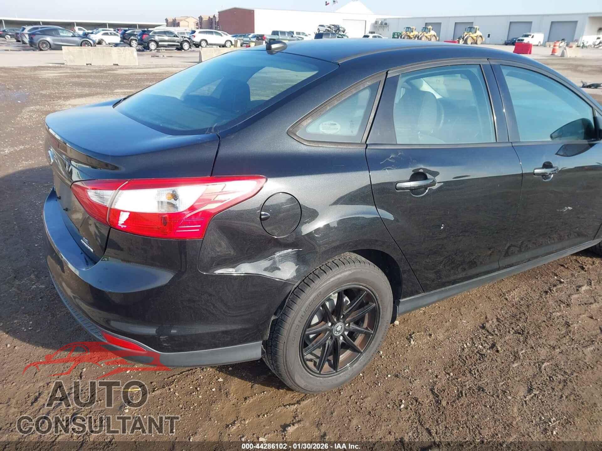 FORD FOCUS 2014 - 1FADP3F27EL439845