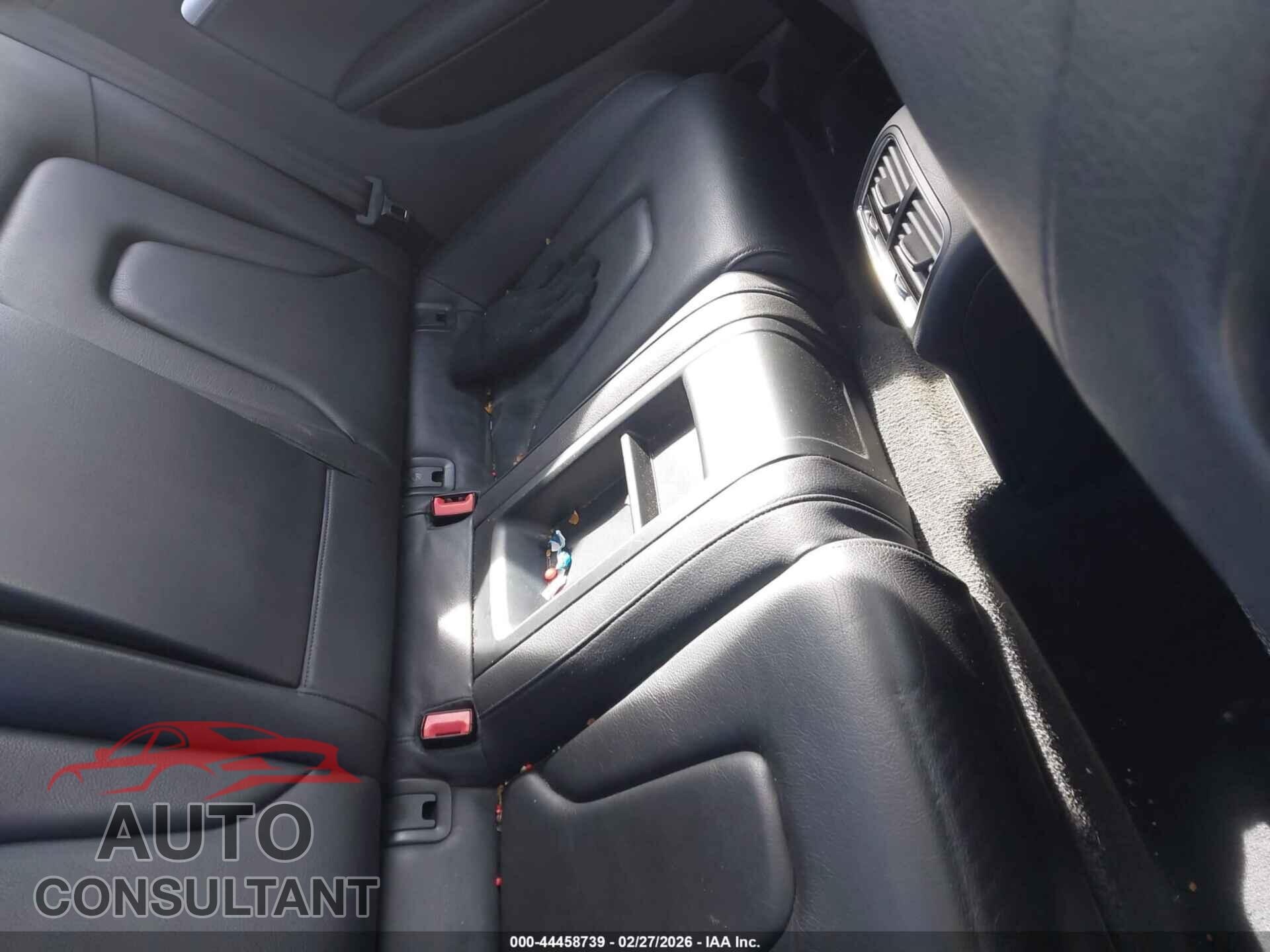 AUDI A5 2013 - WAUCFAFR0DA008085