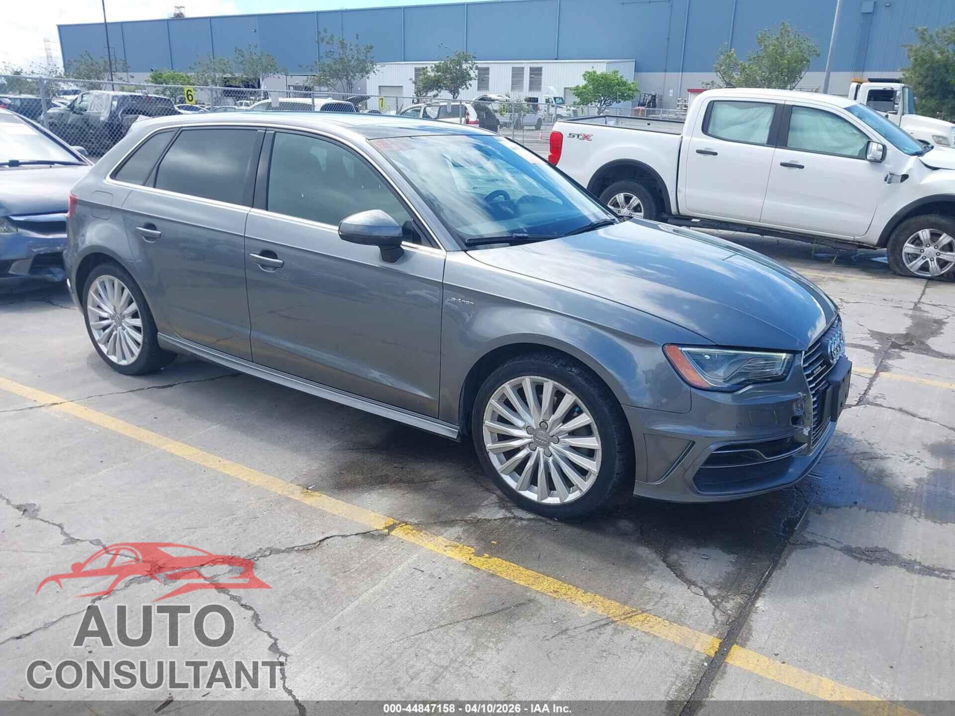 AUDI A3 E-TRON 2016 - WAUTPBFF6GA049575