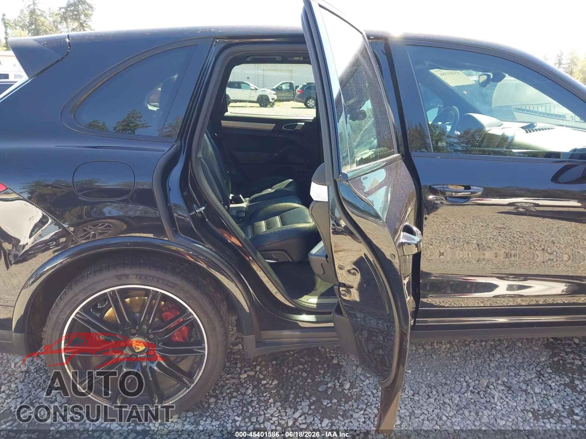 PORSCHE CAYENNE 2016 - WP1AC2A29GLA88402